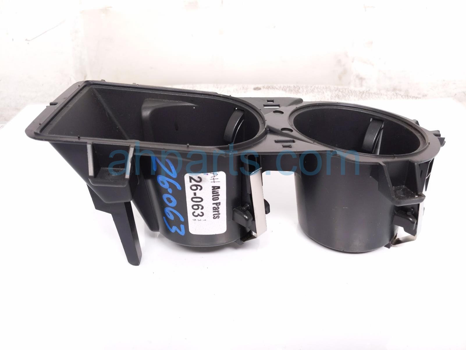 Toyota CENTER CONSOLE CUP HOLDER ASSY - GRE