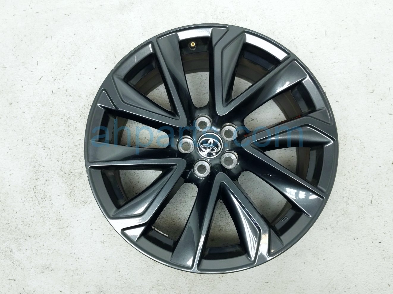 Toyota RR/LH WHEEL / RIM