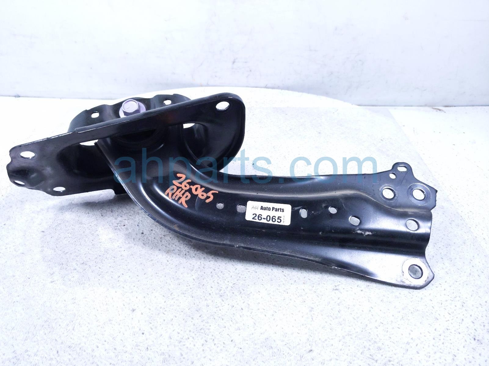 Toyota RR/RH TRAILING LOWER CONTROL ARM