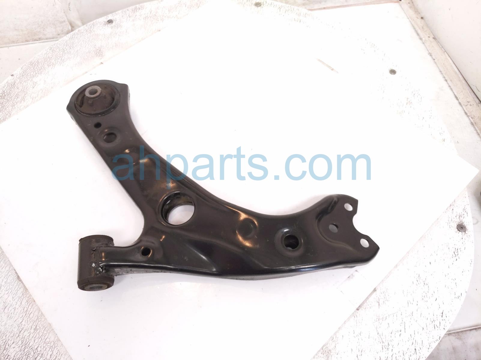 Toyota FR/LH LOWER CONTROL ARM