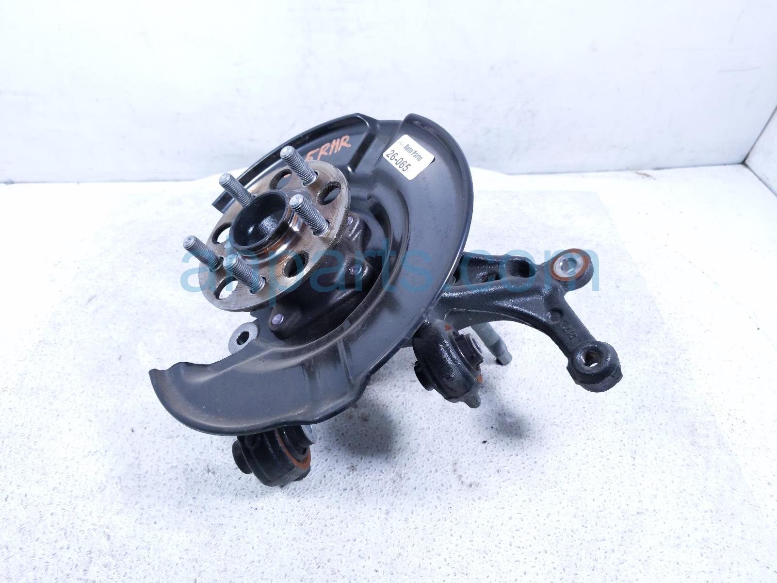 $175 Toyota RR/RH SPINDLE KNUCKLE HUB - FWD