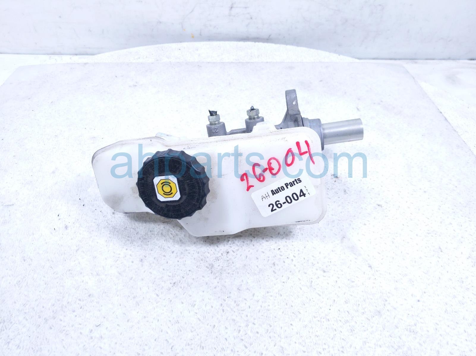 $80 Toyota BRAKE MASTER CYLINDER W/RESERVOIR