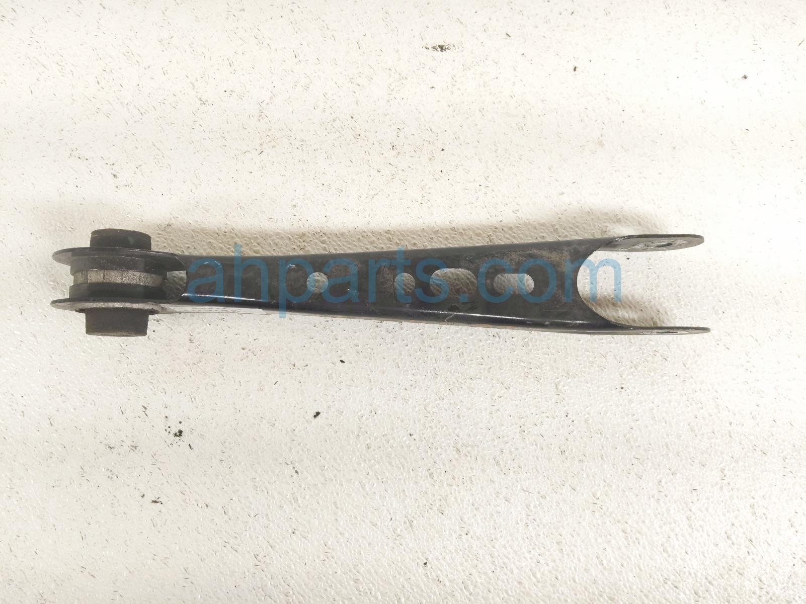 Ford RR/RH LATERAL CONTROL ARM