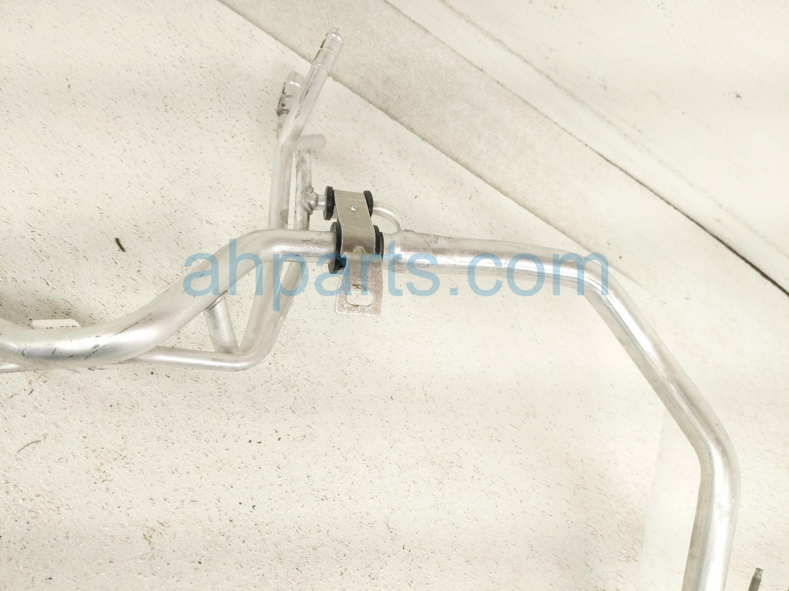 2025 Ford Explorer Ac Pipe Line A/c Suction & Discharge Hose 2.3l L1MC 19D881 AH Replacement 2025 Ford Explorer Ac Pipe Line A/c Suction & Discharge Hose 2.3l L1MC 19D881 AH Replacement thumbnail