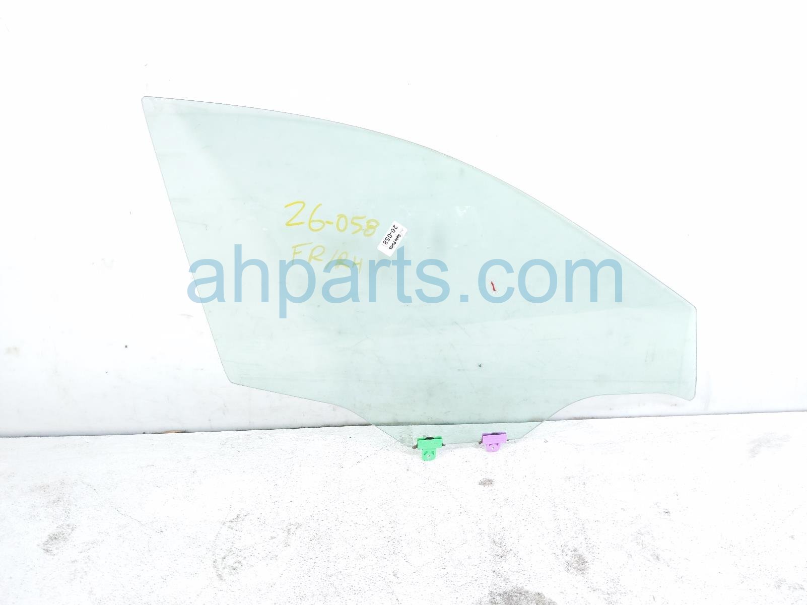 Nissan FR/RH DOOR GLASS WINDOW