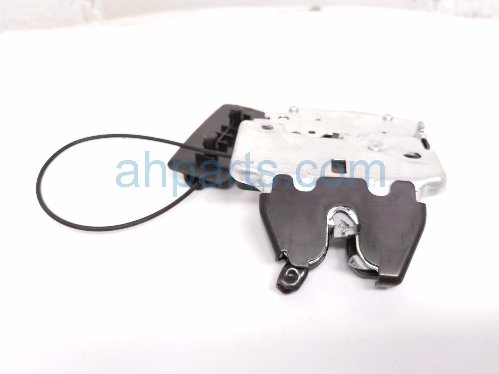Nissan TRUNK EMERGENCY LOCK LATCH ASSY