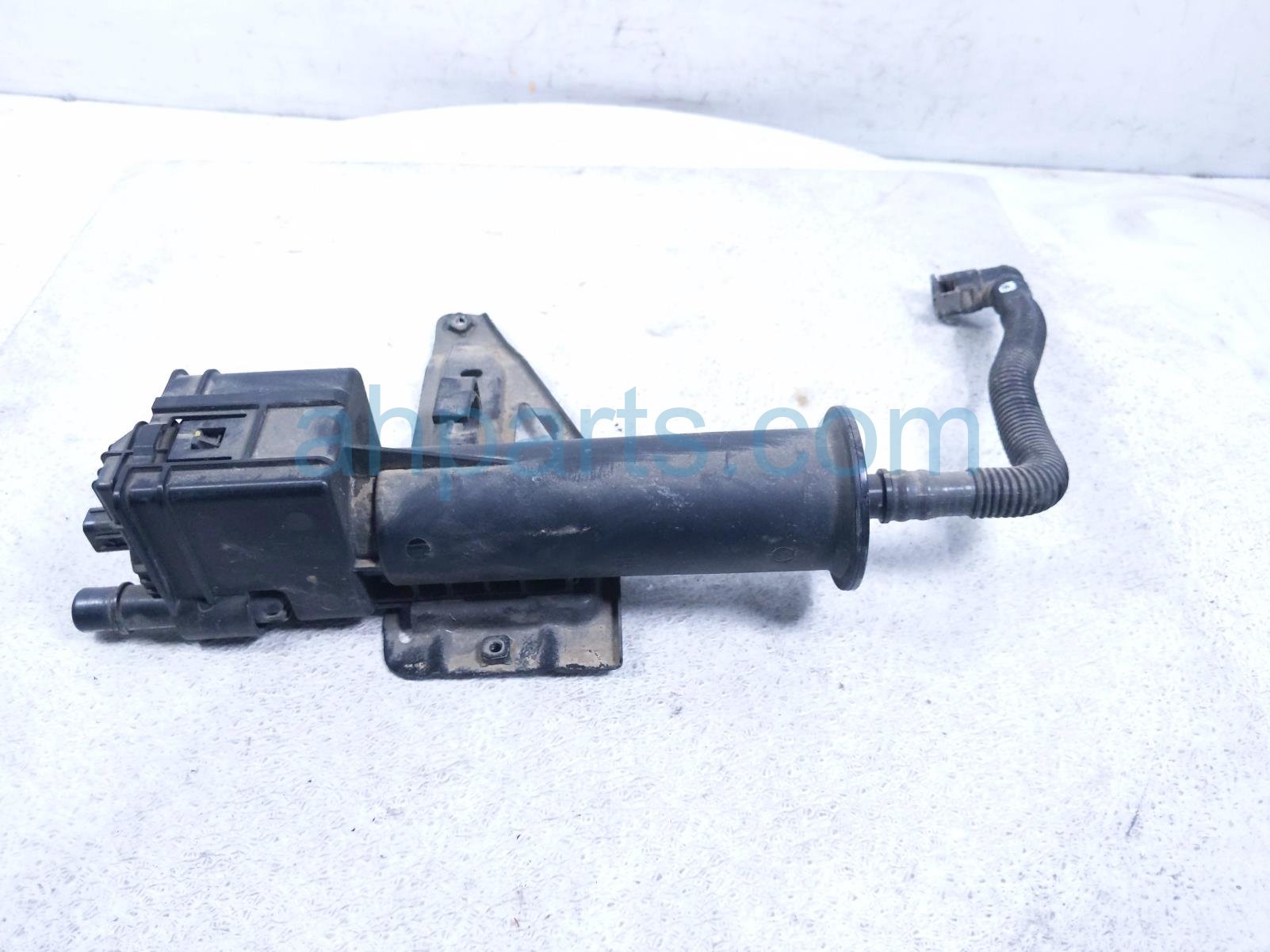 $125 Toyota FUEL VAPOR LEAK DETECTION PUMP- 3.5L
