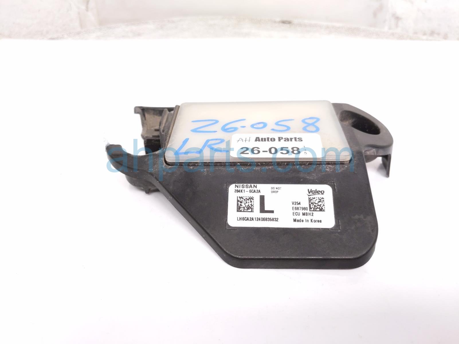 Nissan RR/LH BLIND SPOT RADAR W/BRACKET