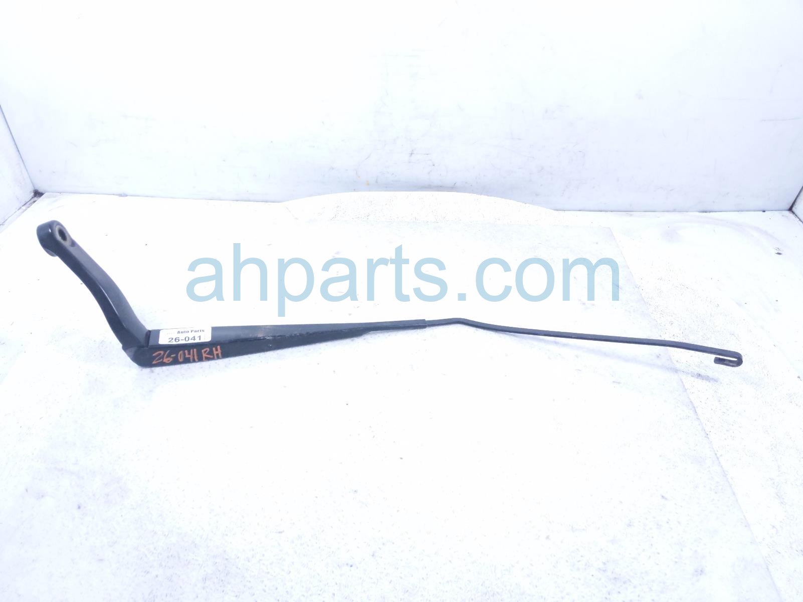 Honda RH WINDSHIELD WIPER ARM