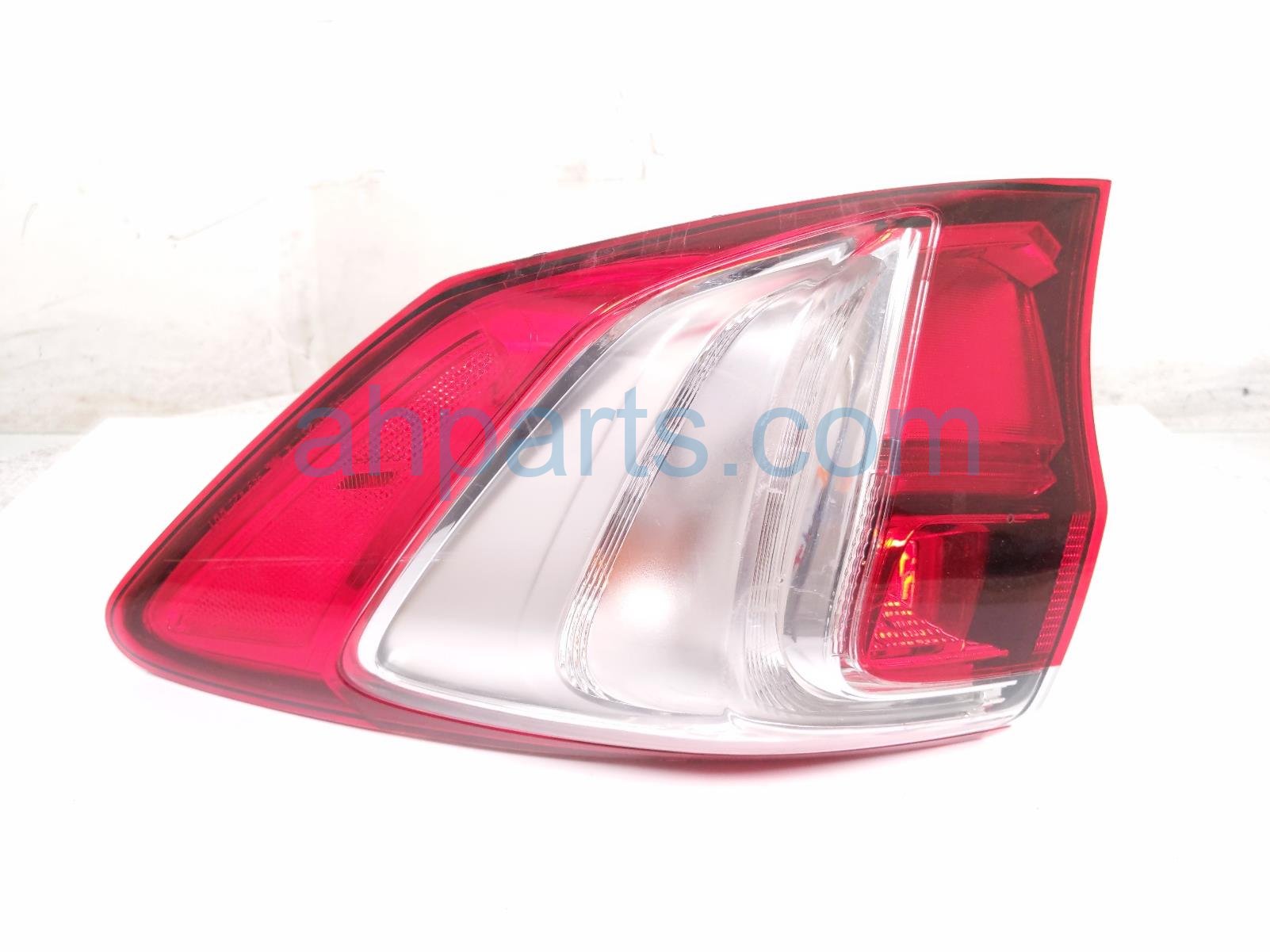 Acura RH TAIL LAMP (ON BODY)