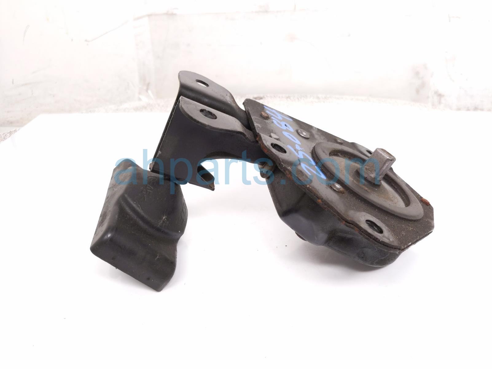 SPARE TIRE CARRIER HOIST