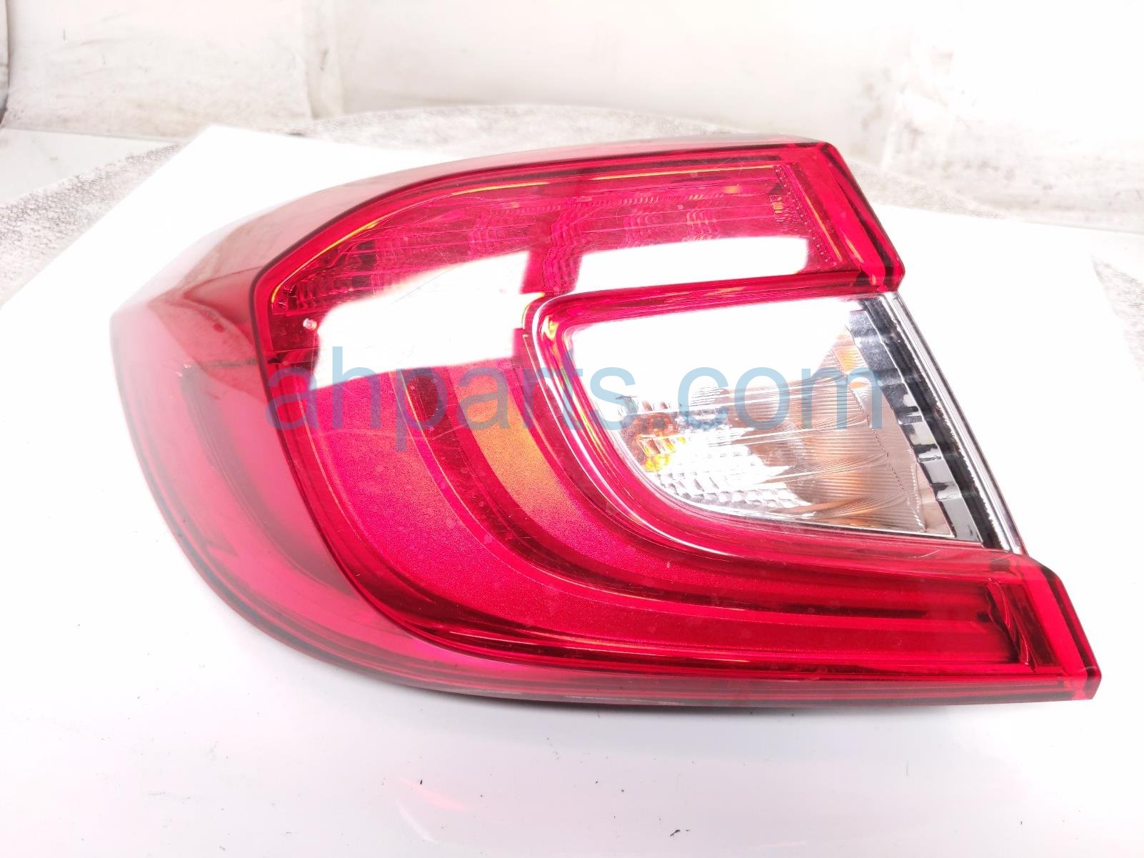 Honda LH TAIL LAMP (ON BODY)