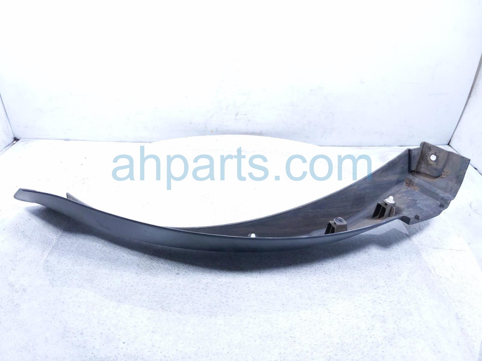 2020 Land Rover Range Rover Sport Rear Passenger Wheel Arch Molding Black DK 62 28370 A Replacement 2020 Land Rover Range Rover Sport Rear Passenger Wheel Arch Molding Black DK 62 28370 A Replacement thumbnail