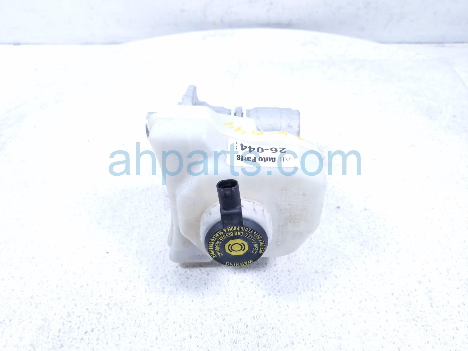 2020 Land Rover Range Rover Sport Brake Master Cylinder W/reservoir LR099178 Replacement 2020 Land Rover Range Rover Sport Brake Master Cylinder W/reservoir LR099178 Replacement thumbnail