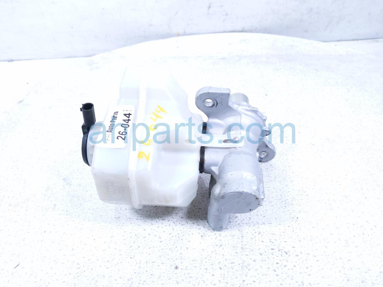 2020 Land Rover Range Rover Sport Brake Master Cylinder W/reservoir LR099178 Replacement 2020 Land Rover Range Rover Sport Brake Master Cylinder W/reservoir LR099178 Replacement thumbnail