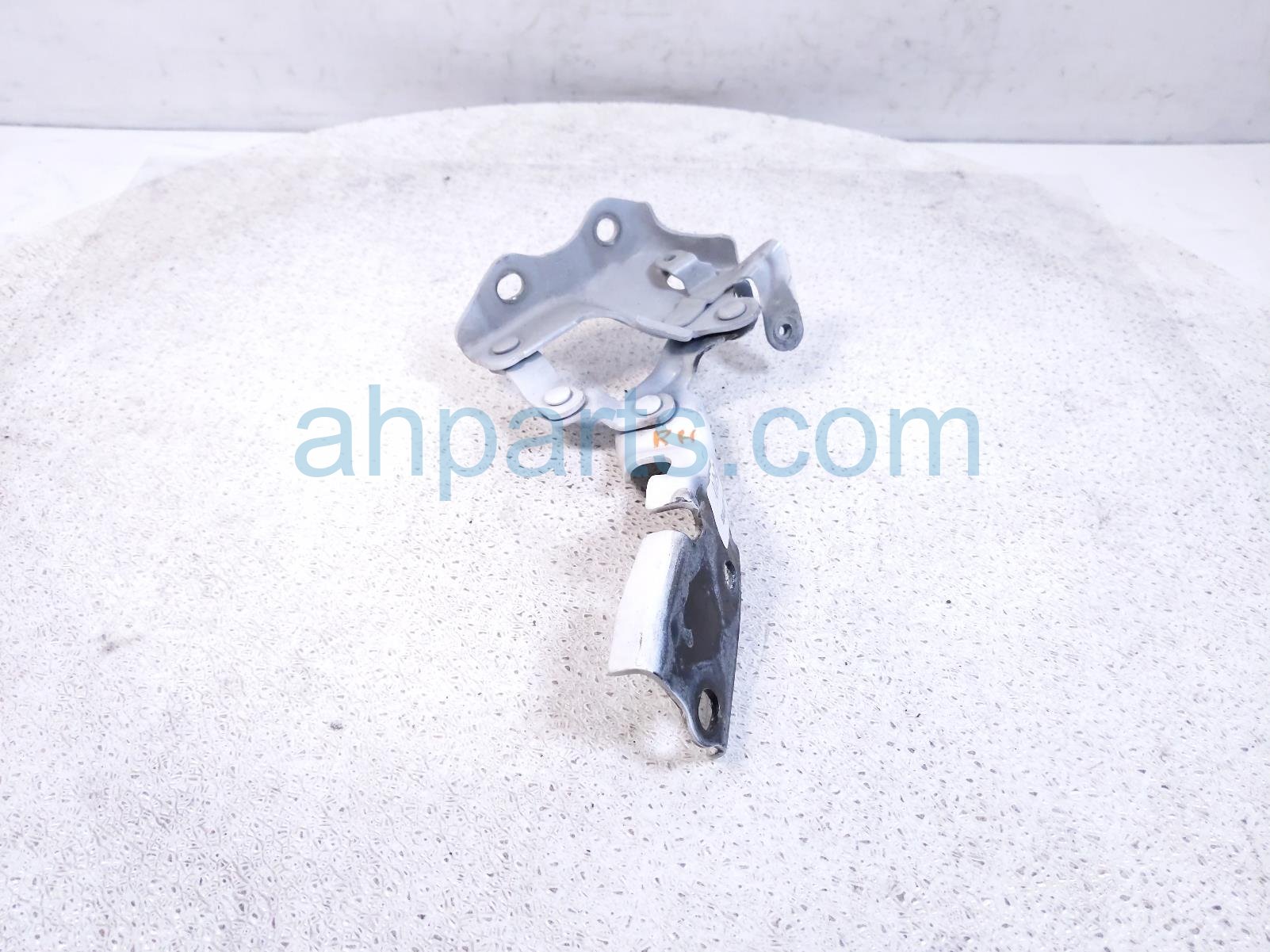 2018 Lexus Is300 Passenger Hood Hinge White 53410 53130 Replacement 2018 Lexus Is300 Passenger Hood Hinge White 53410 53130 Replacement