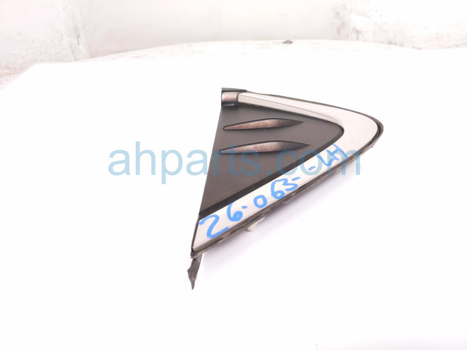 Toyota FR/LH PILLAR CORNER TRIM GARNISH