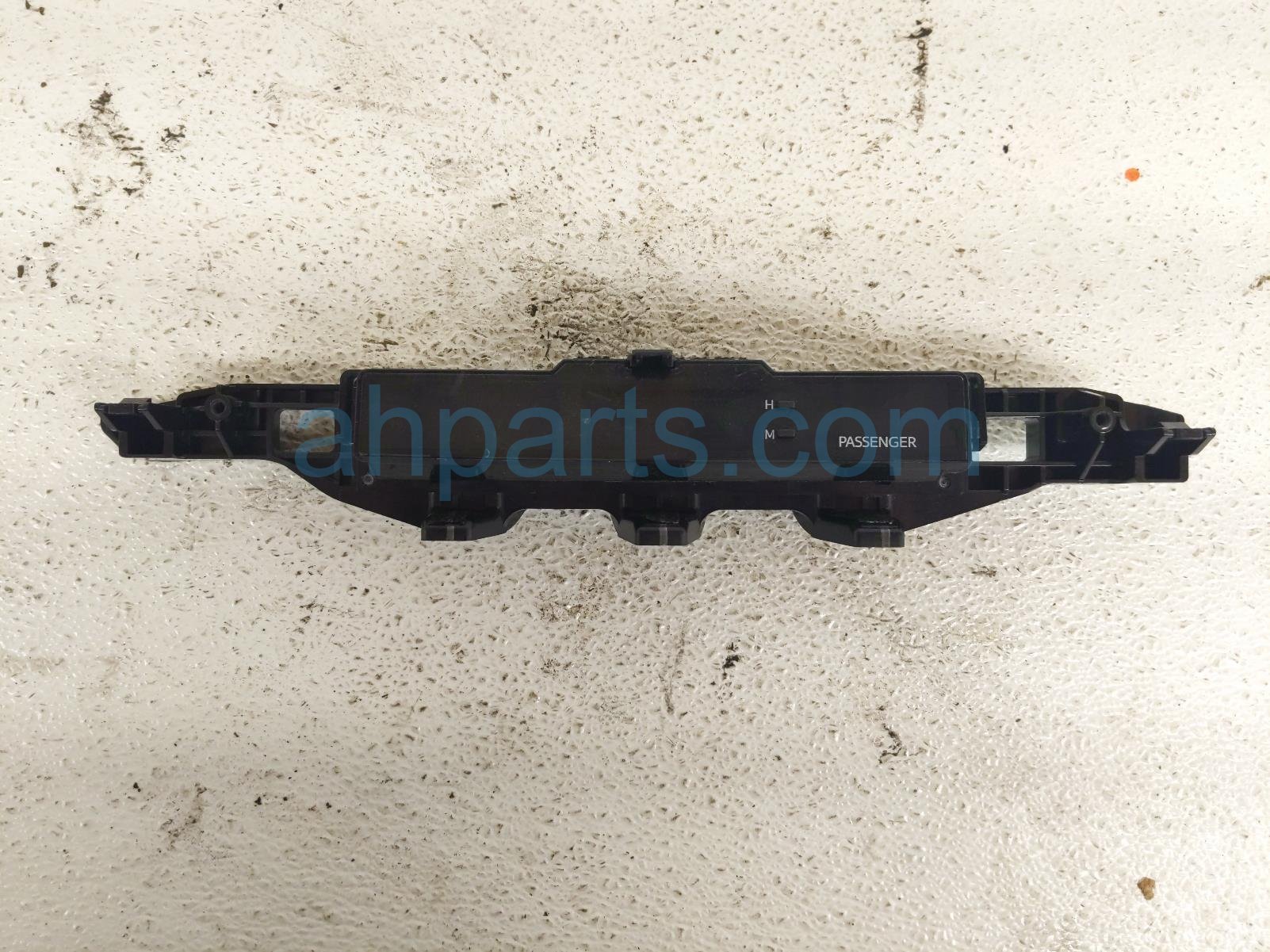 Toyota DASHBOARD DIGITAL CLOCK