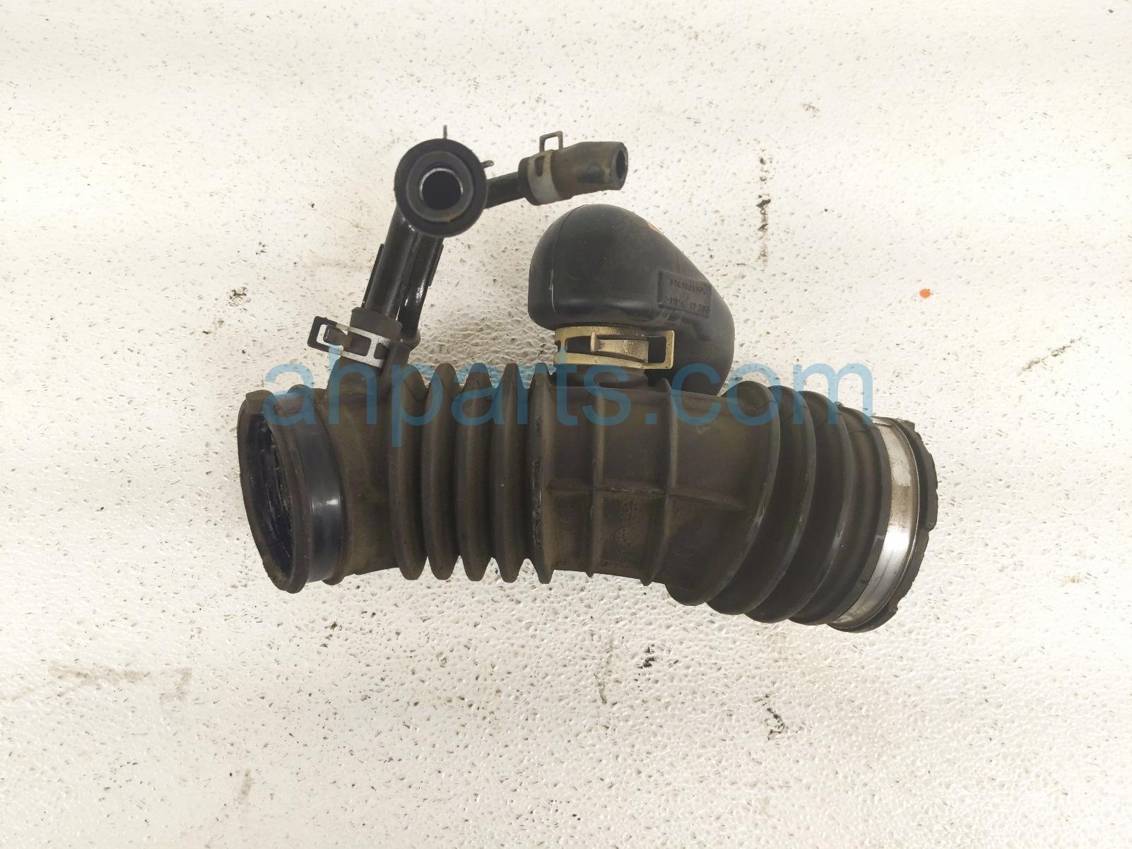 Honda AIR CLEANER AIR FLOW TUBE - 2.4L