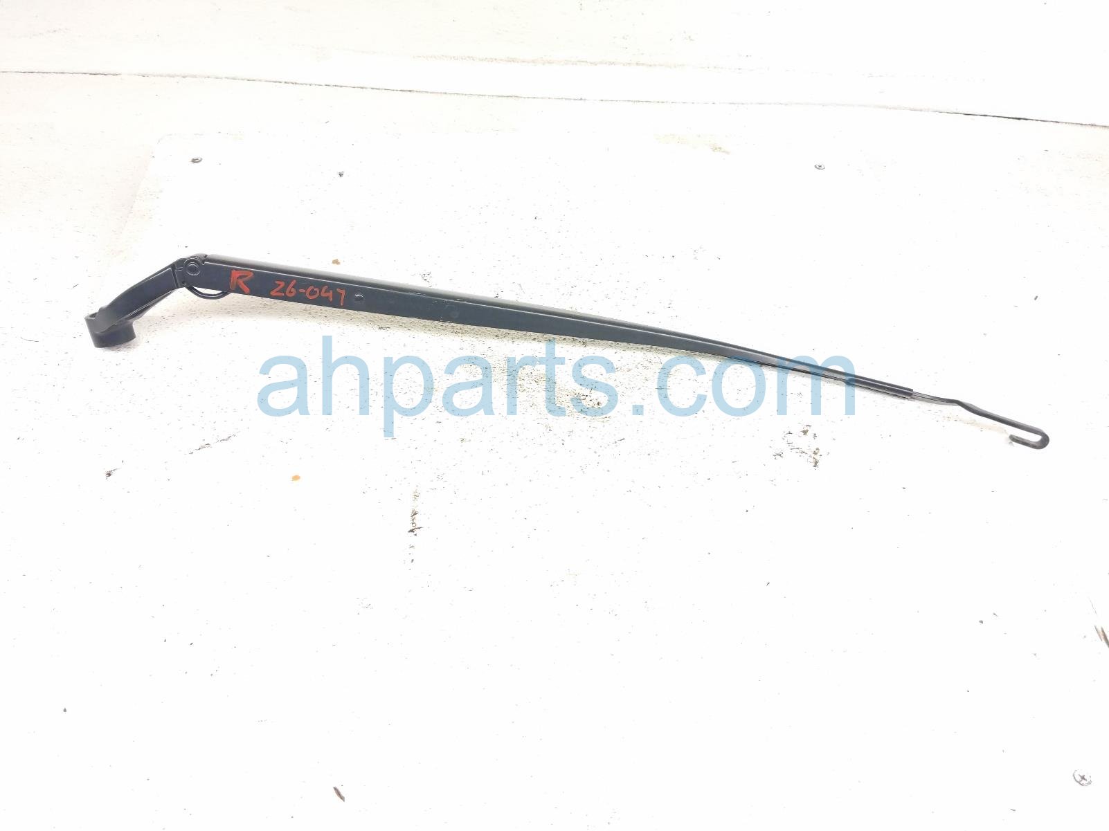 Toyota RH WINDSHIELD WIPER ARM