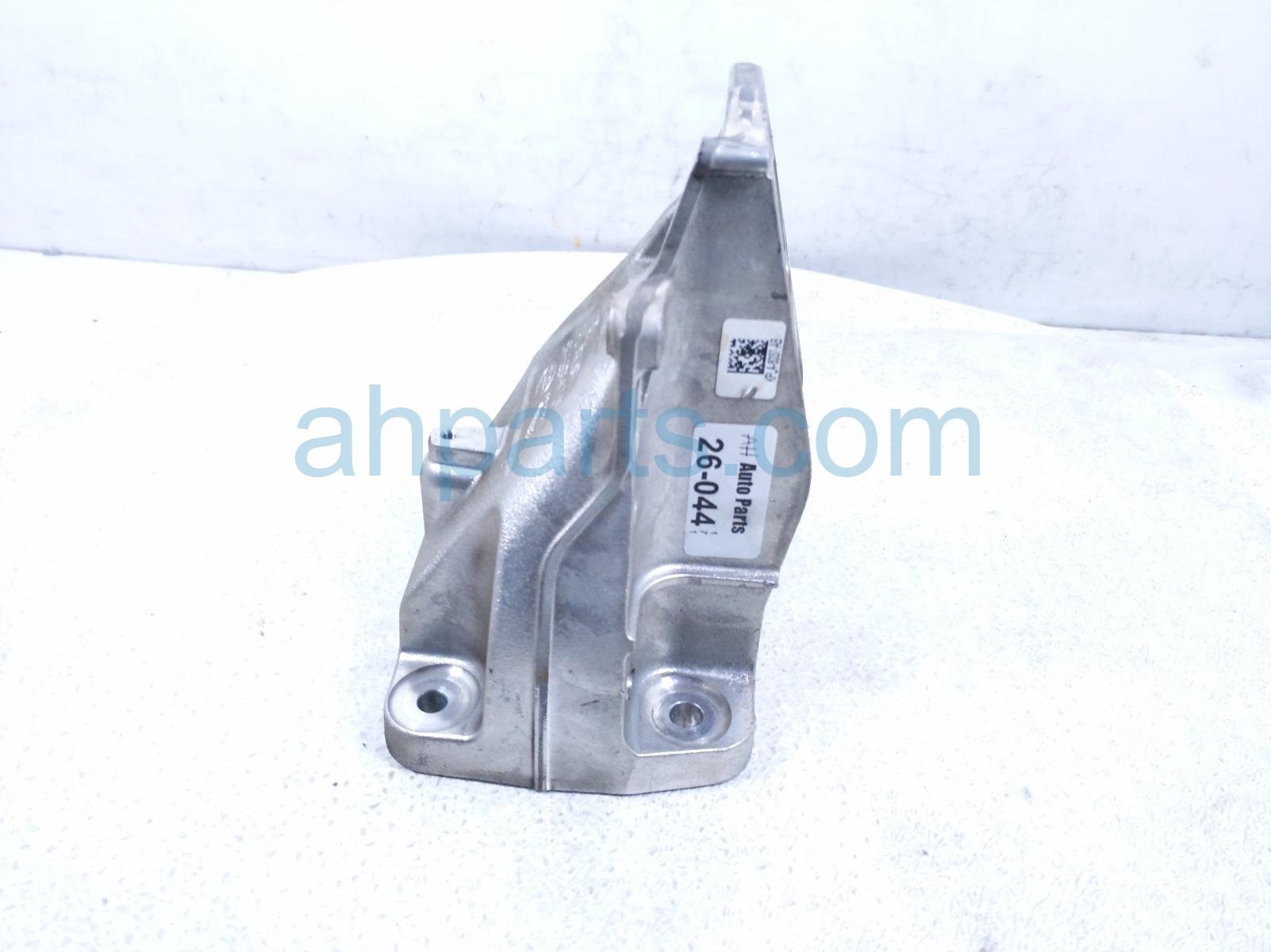 2020 Land Rover Range Rover Sport Engine/motor Mount Passenger Engine Support Brkt 3.0l Awd KPLA 6037 AB Replacement 2020 Land Rover Range Rover Sport Engine/motor Mount Passenger Engine Support Brkt 3.0l Awd KPLA 6037 AB Replacement thumbnail