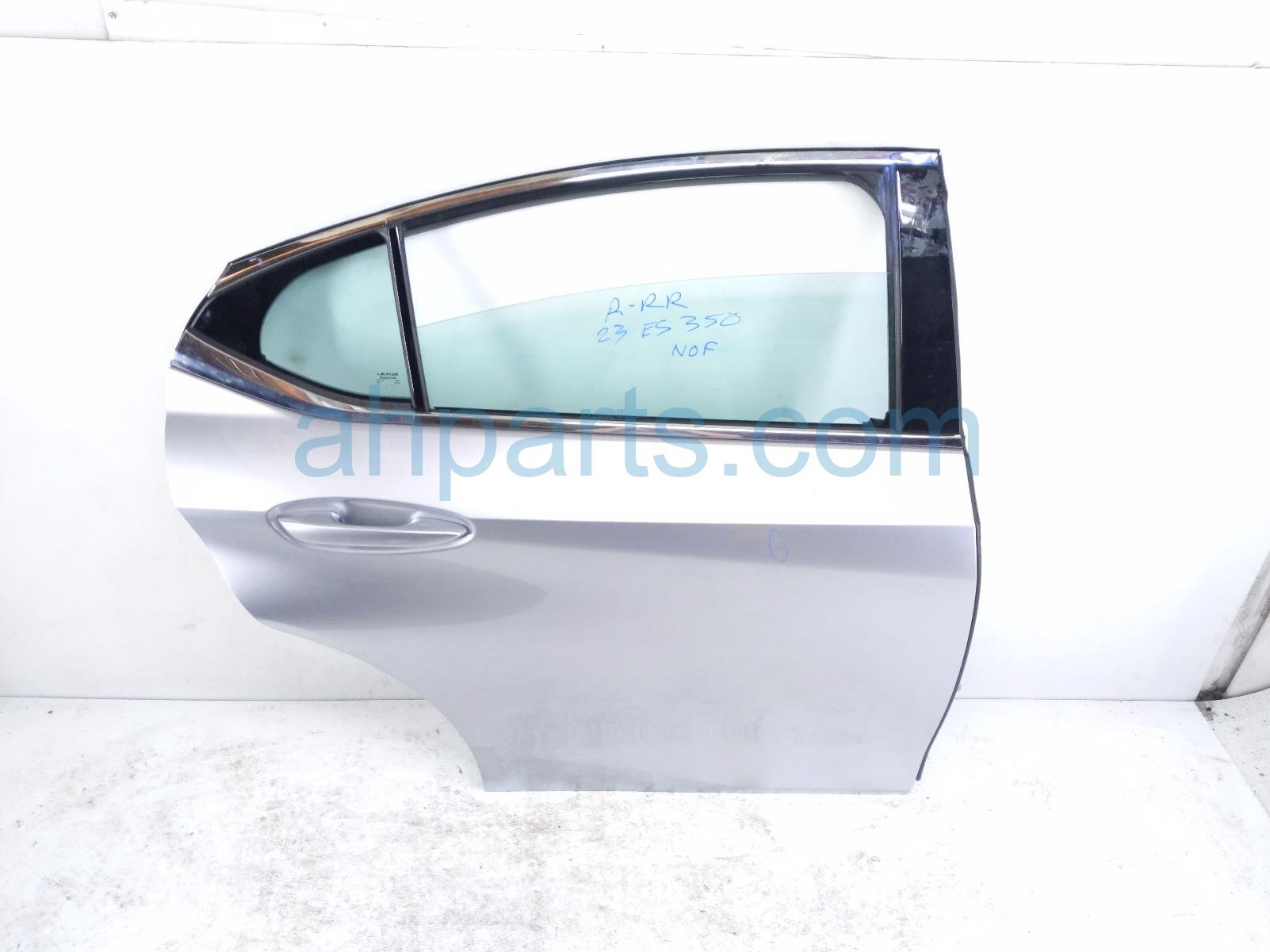 $850 Lexus RR/RH DOOR ASSY - SILVER - W/O TRIM