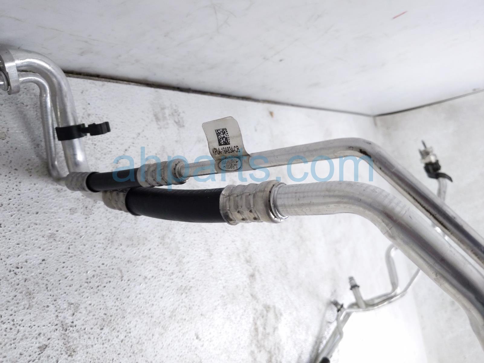 2020 Land Rover Range Rover Sport Ac Pipe Line A/c Refrigerant Suction Hose 3.0l KPLA 19A834 CB Replacement 2020 Land Rover Range Rover Sport Ac Pipe Line A/c Refrigerant Suction Hose 3.0l KPLA 19A834 CB Replacement thumbnail
