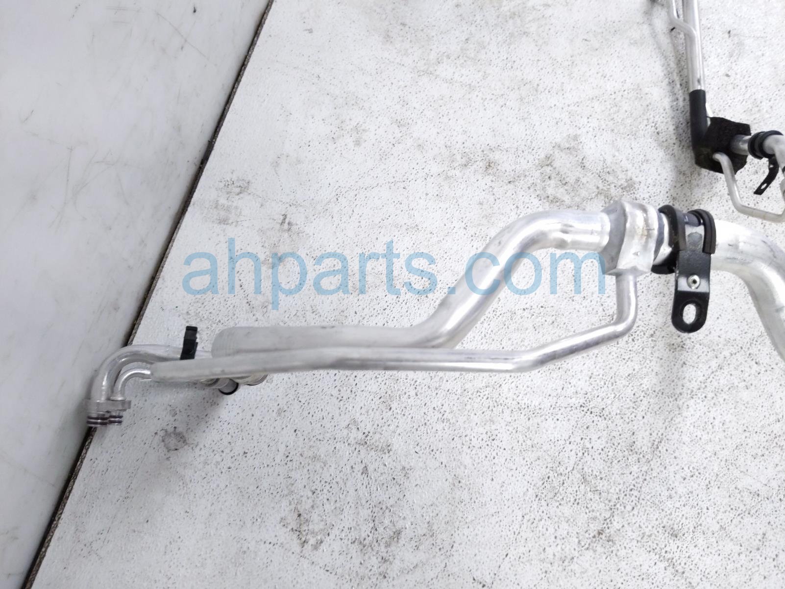 2020 Land Rover Range Rover Sport Ac Pipe Line A/c Refrigerant Suction Hose 3.0l KPLA 19A834 CB Replacement 2020 Land Rover Range Rover Sport Ac Pipe Line A/c Refrigerant Suction Hose 3.0l KPLA 19A834 CB Replacement thumbnail