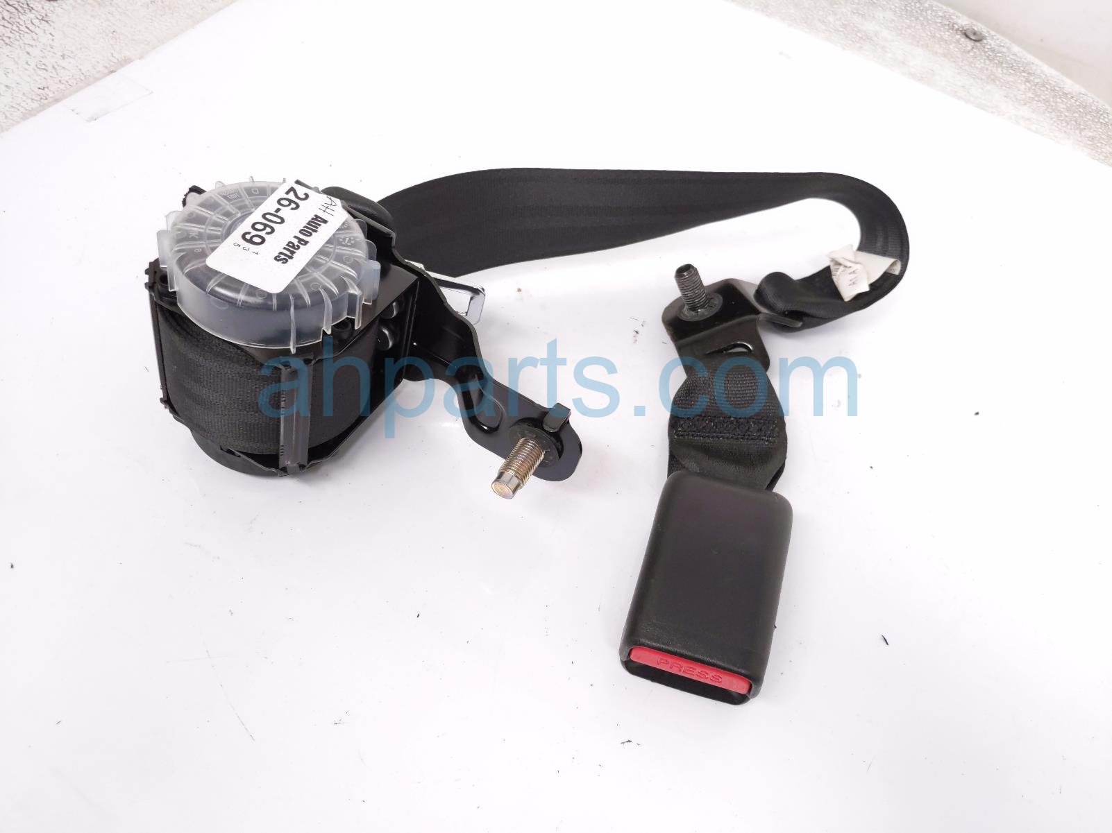 Honda 2ND ROW MID BELT RETRACTOR - BLACK