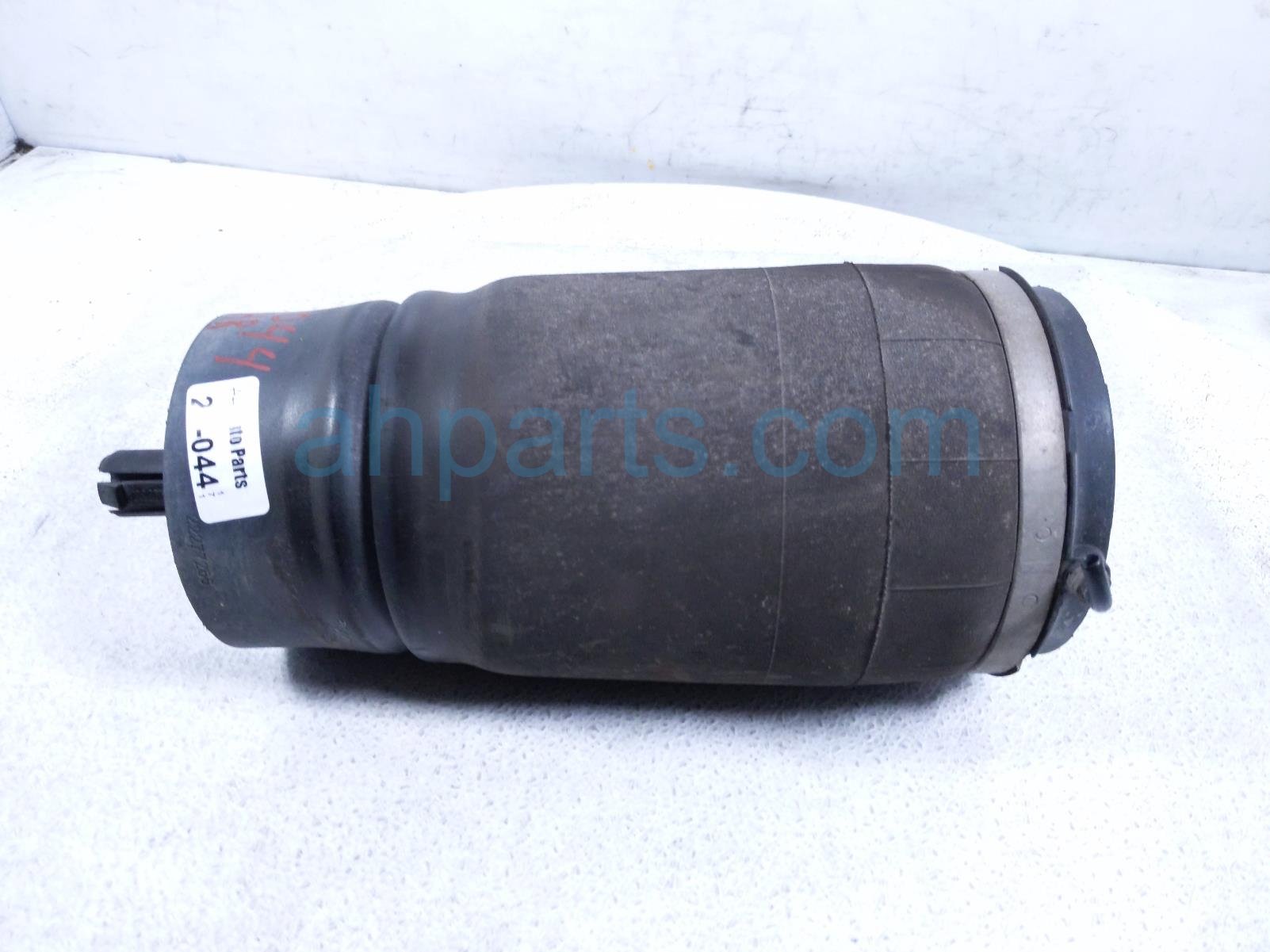 2020 Land Rover Range Rover Sport Strut / Spring / Shock Absorber Rear Passenger Air Suspension Air Bag Replacement 2020 Land Rover Range Rover Sport Strut / Spring / Shock Absorber Rear Passenger Air Suspension Air Bag Replacement thumbnail