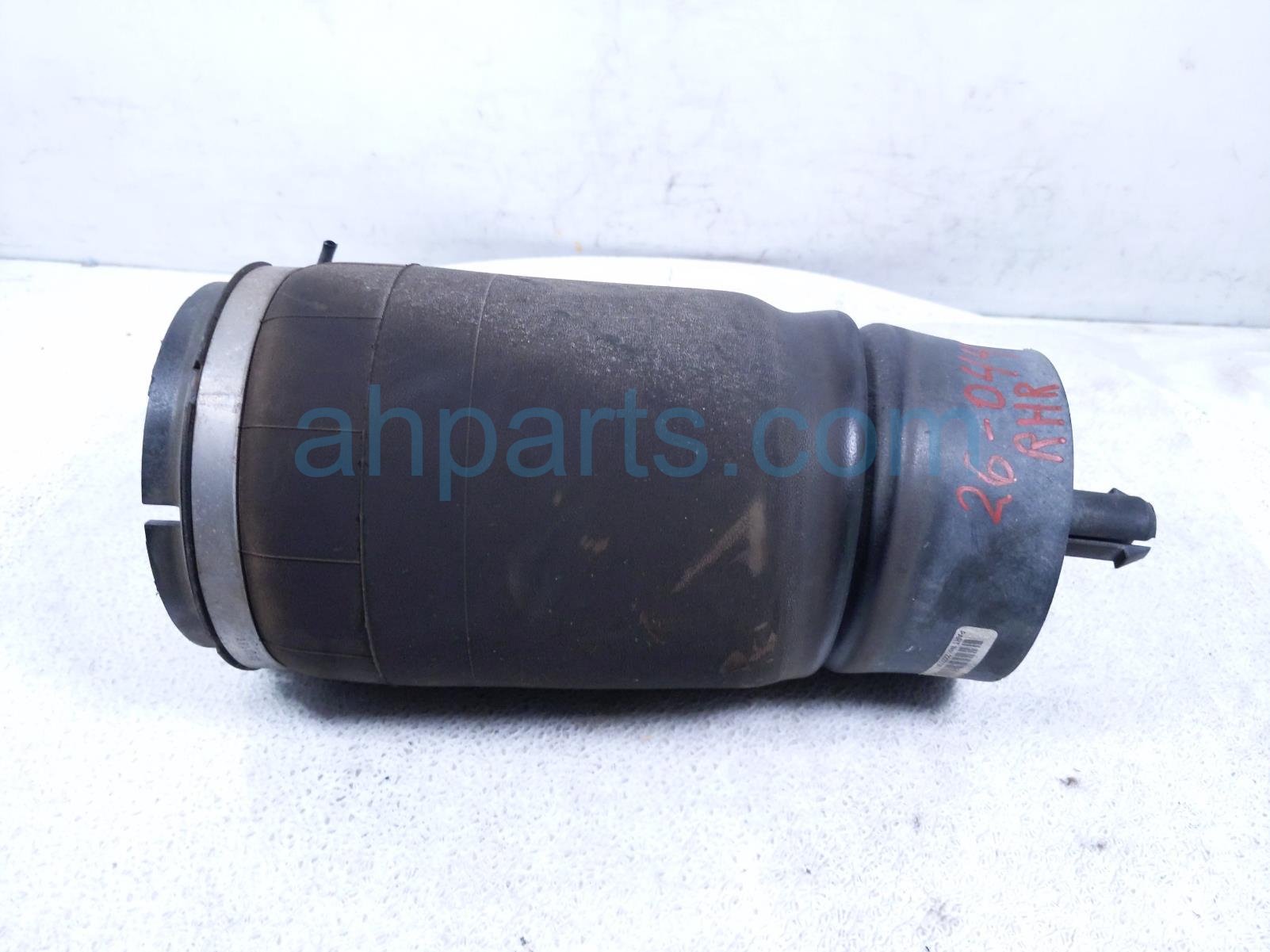 2020 Land Rover Range Rover Sport Strut / Spring / Shock Absorber Rear Passenger Air Suspension Air Bag Replacement 2020 Land Rover Range Rover Sport Strut / Spring / Shock Absorber Rear Passenger Air Suspension Air Bag Replacement thumbnail