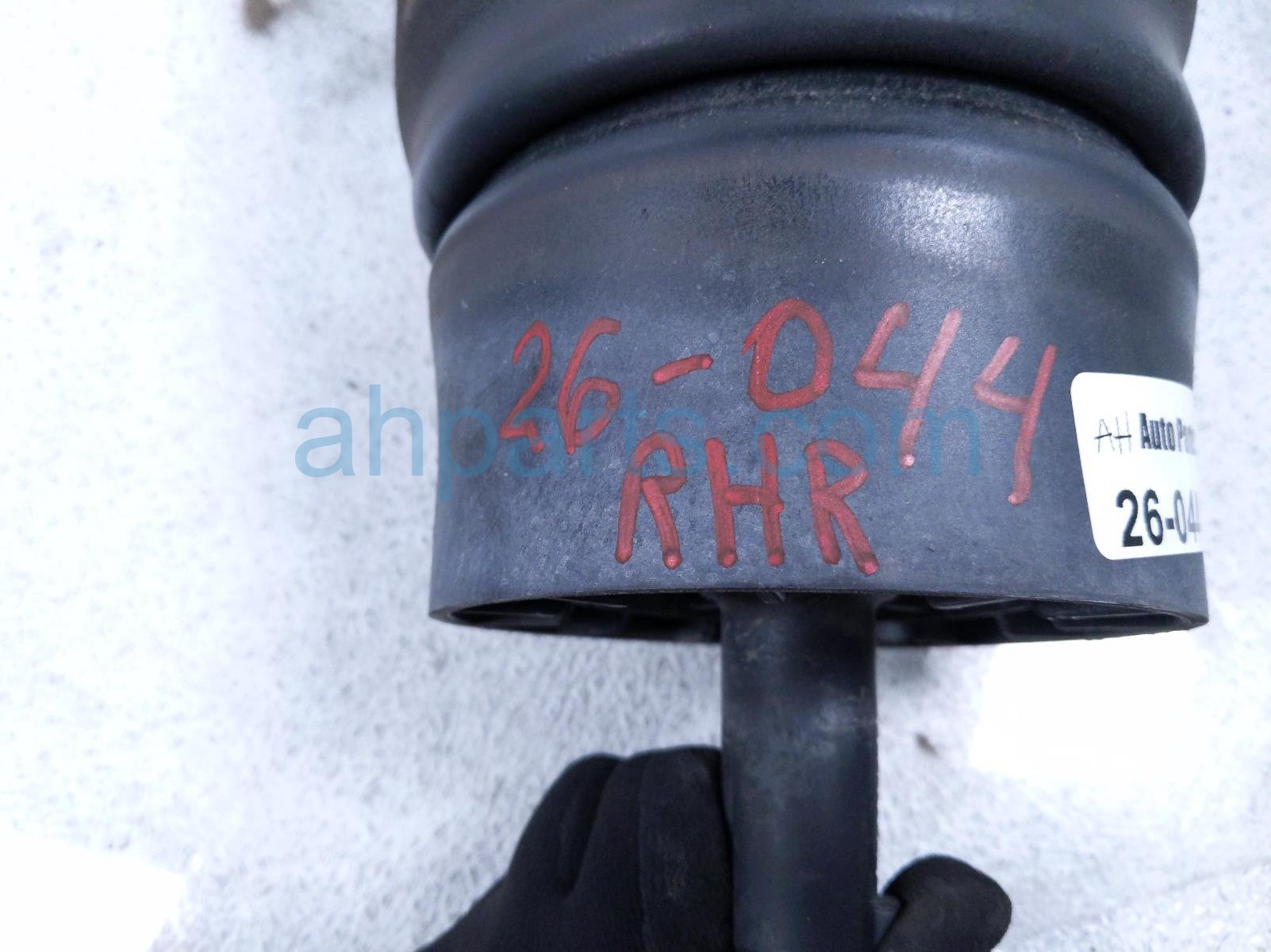 2020 Land Rover Range Rover Sport Strut / Spring / Shock Absorber Rear Passenger Air Suspension Air Bag Replacement 2020 Land Rover Range Rover Sport Strut / Spring / Shock Absorber Rear Passenger Air Suspension Air Bag Replacement thumbnail