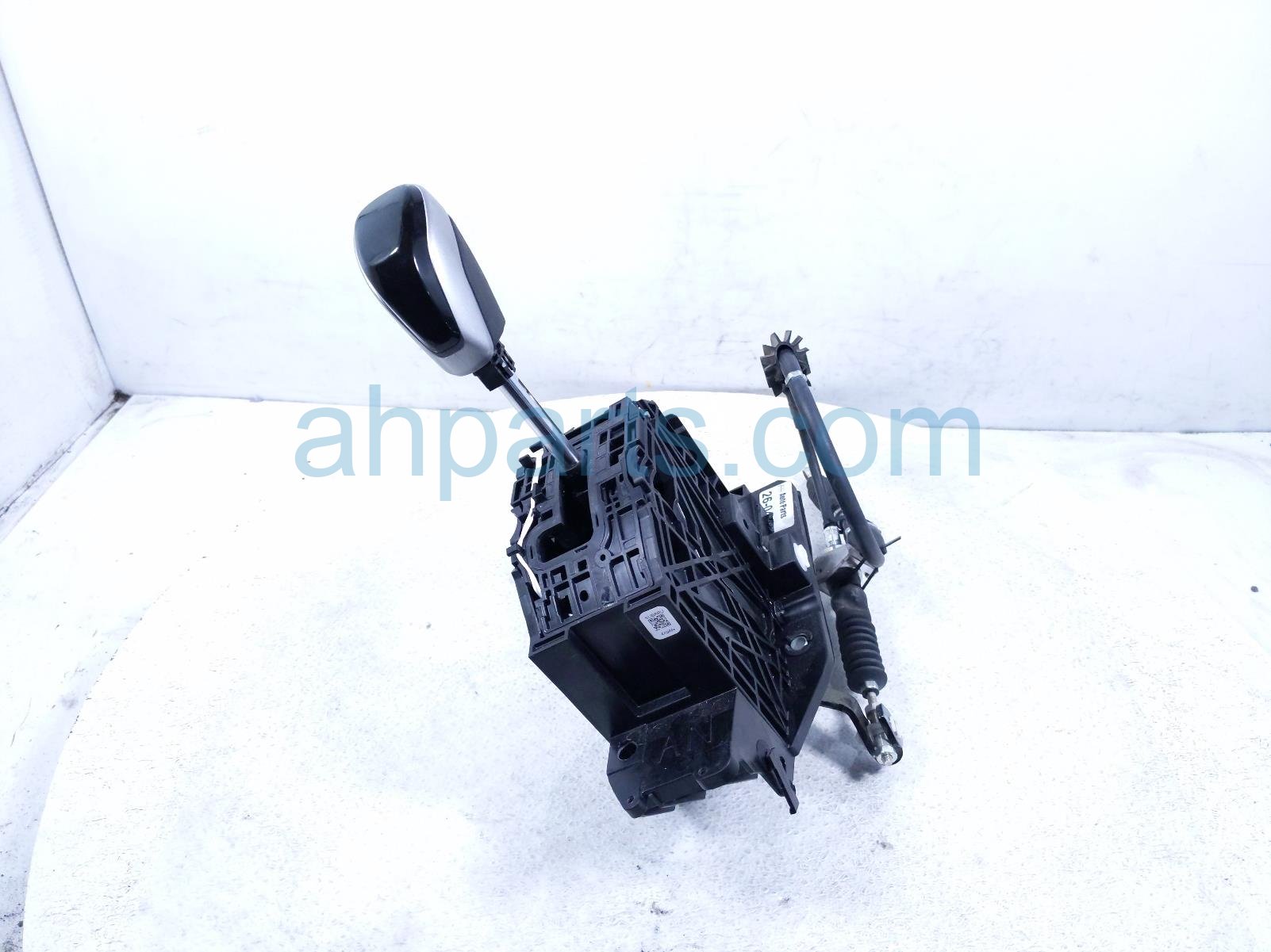 Subaru A/T FLOOR SHIFTER W/KNOB ASSY - 2.5L