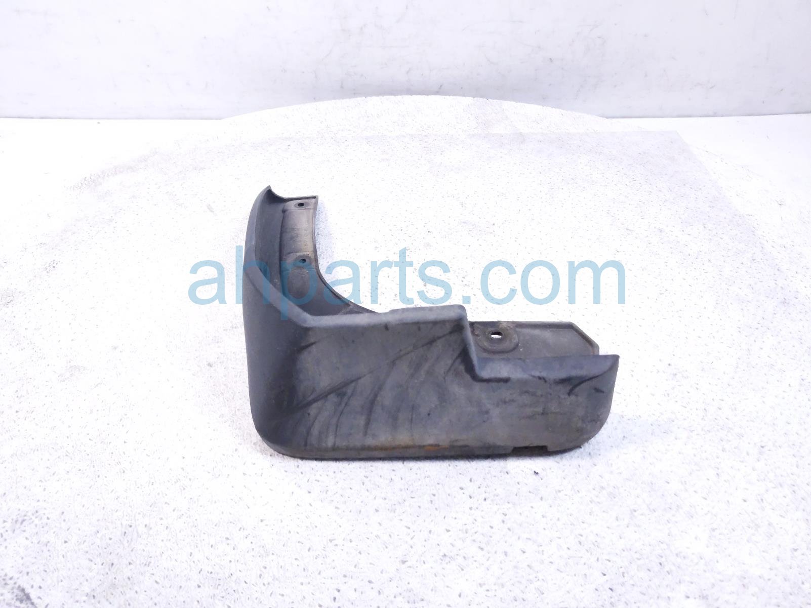 Front driver MUD FLAP / SPLASH GUARD-BLACK