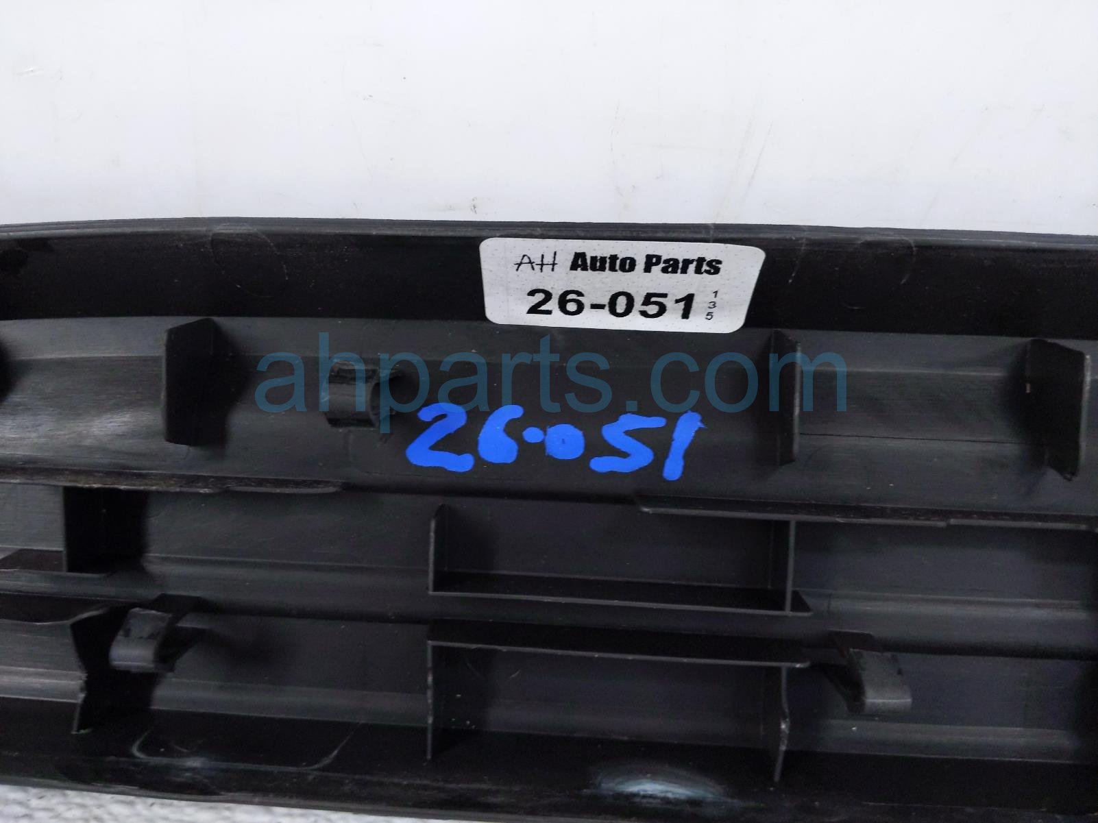 2021 Ford Ranger Tailgate Lower Molding Grey KB3Z 2141018 A Replacement 2021 Ford Ranger Tailgate Lower Molding Grey KB3Z 2141018 A Replacement thumbnail