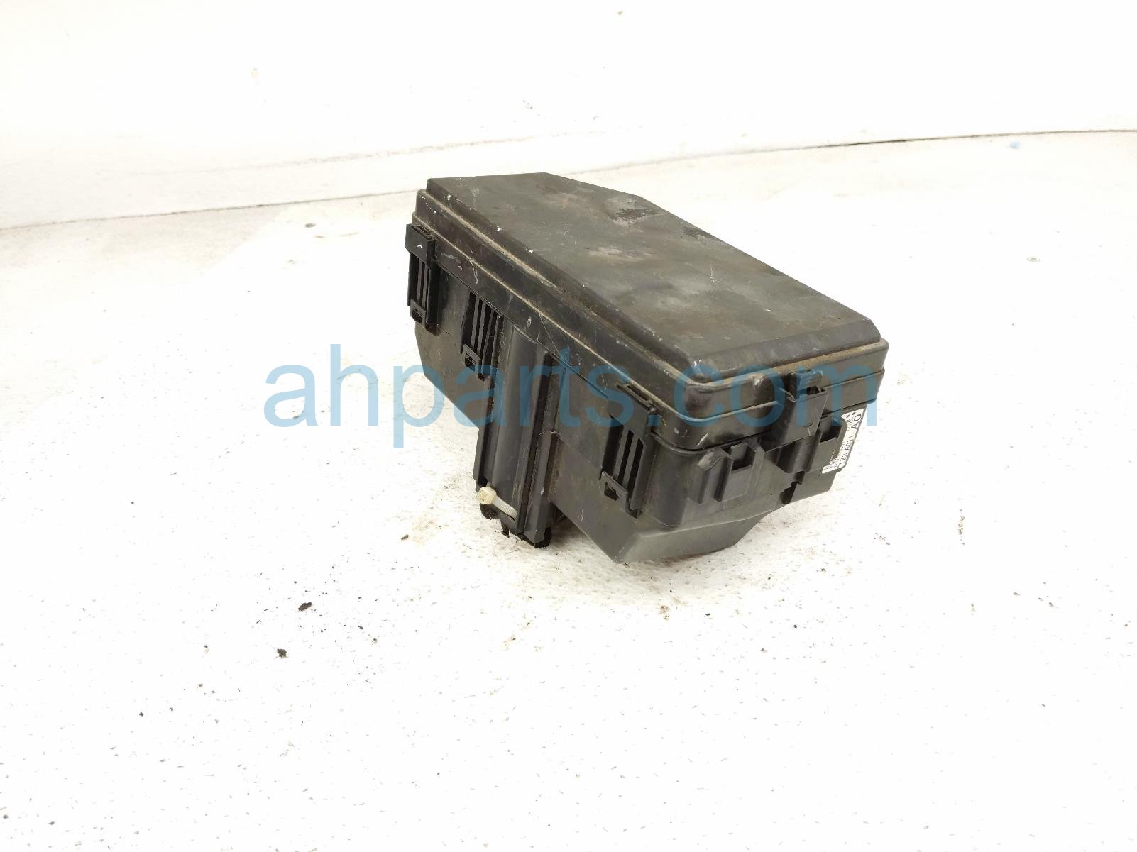2015 Acura TLX Engine Room Fuse Relay Box 3.5l 32200 TZ3 A23 Replacement 2015 Acura TLX Engine Room Fuse Relay Box 3.5l 32200 TZ3 A23 Replacement thumbnail