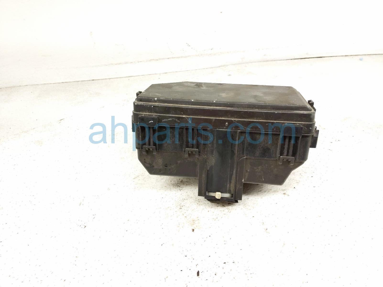 2015 Acura TLX Engine Room Fuse Relay Box 3.5l 32200 TZ3 A23 Replacement 2015 Acura TLX Engine Room Fuse Relay Box 3.5l 32200 TZ3 A23 Replacement thumbnail