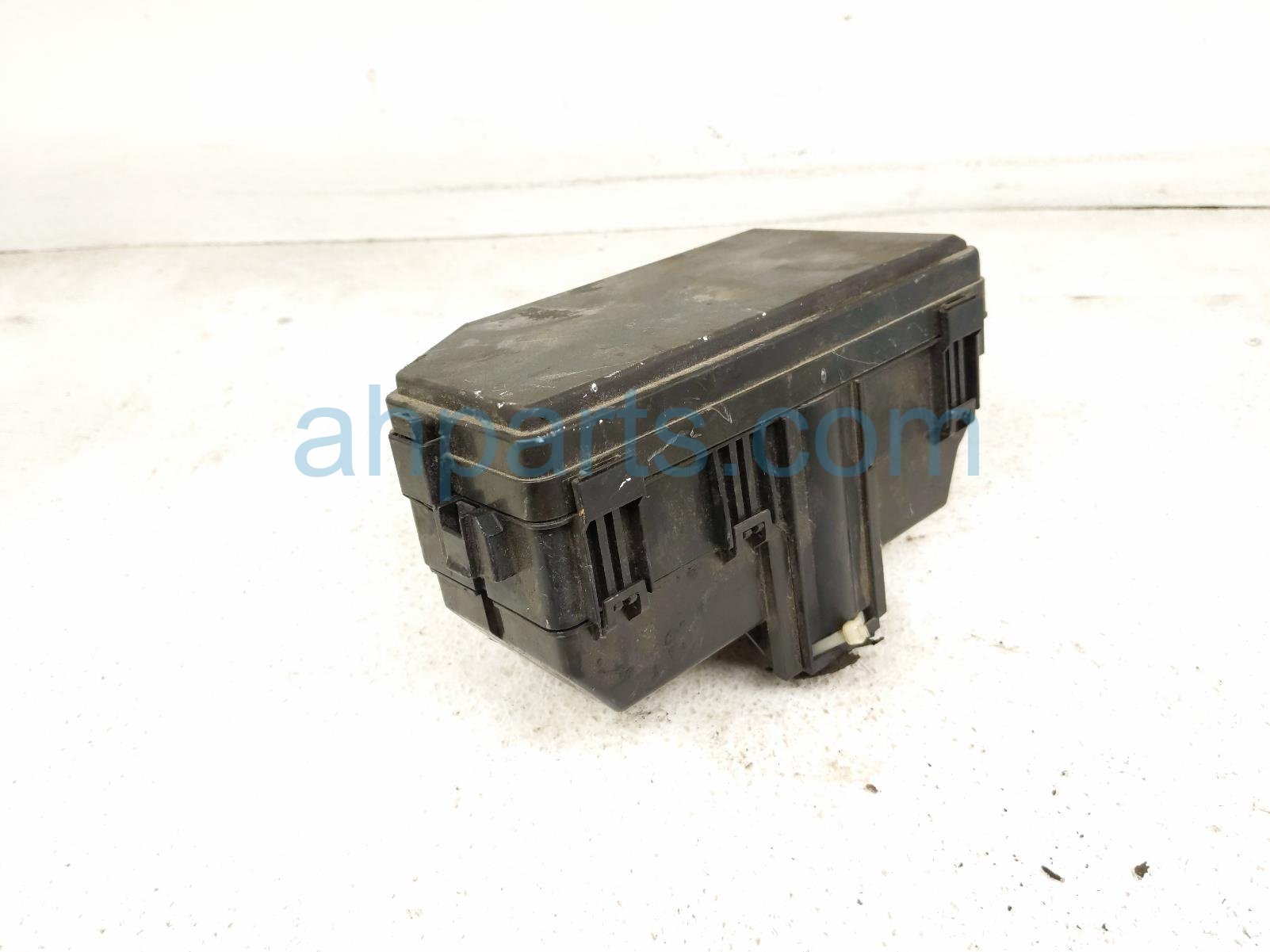 2015 Acura TLX Engine Room Fuse Relay Box 3.5l 32200 TZ3 A23 Replacement 2015 Acura TLX Engine Room Fuse Relay Box 3.5l 32200 TZ3 A23 Replacement thumbnail