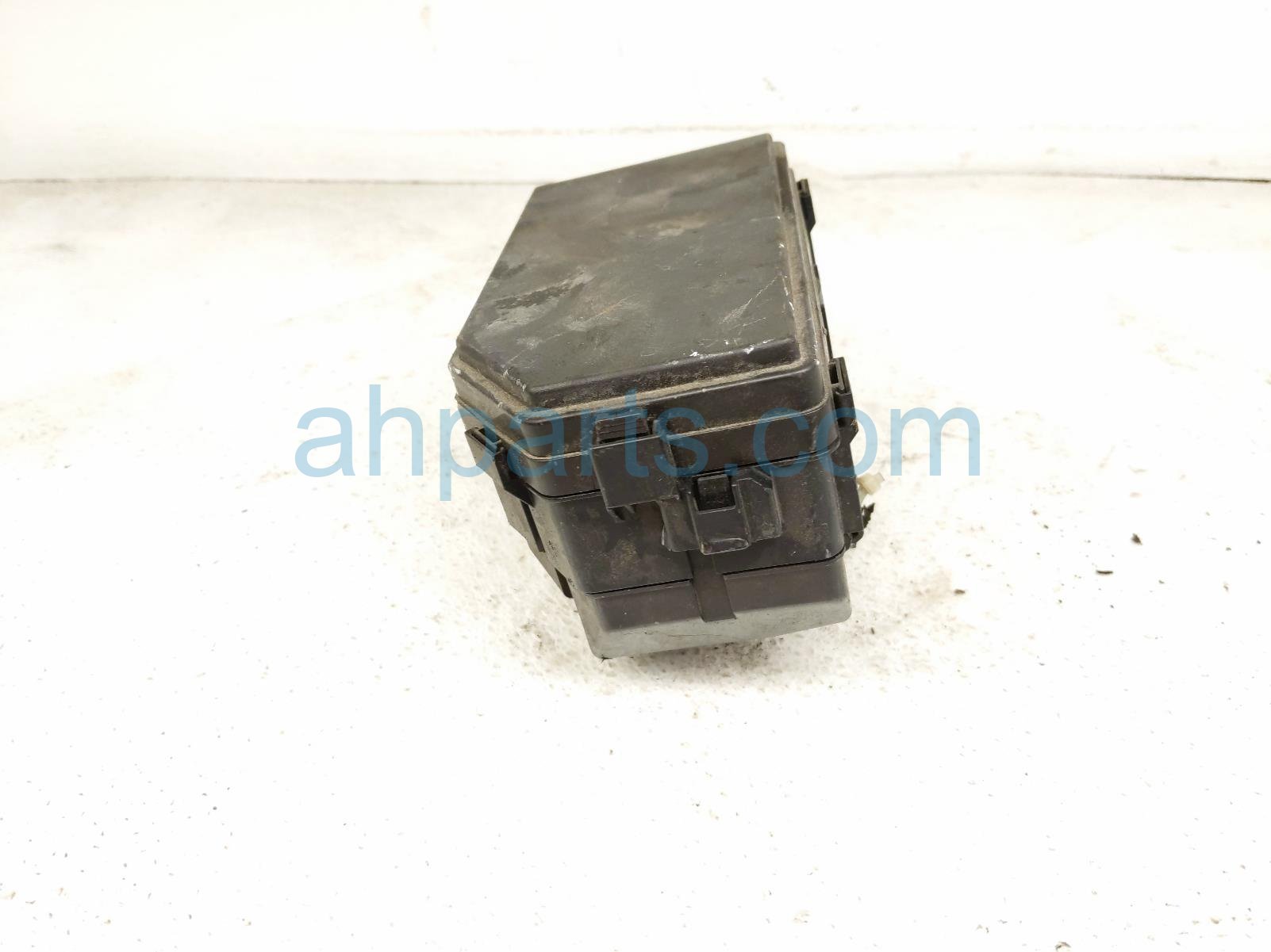 2015 Acura TLX Engine Room Fuse Relay Box 3.5l 32200 TZ3 A23 Replacement 2015 Acura TLX Engine Room Fuse Relay Box 3.5l 32200 TZ3 A23 Replacement thumbnail