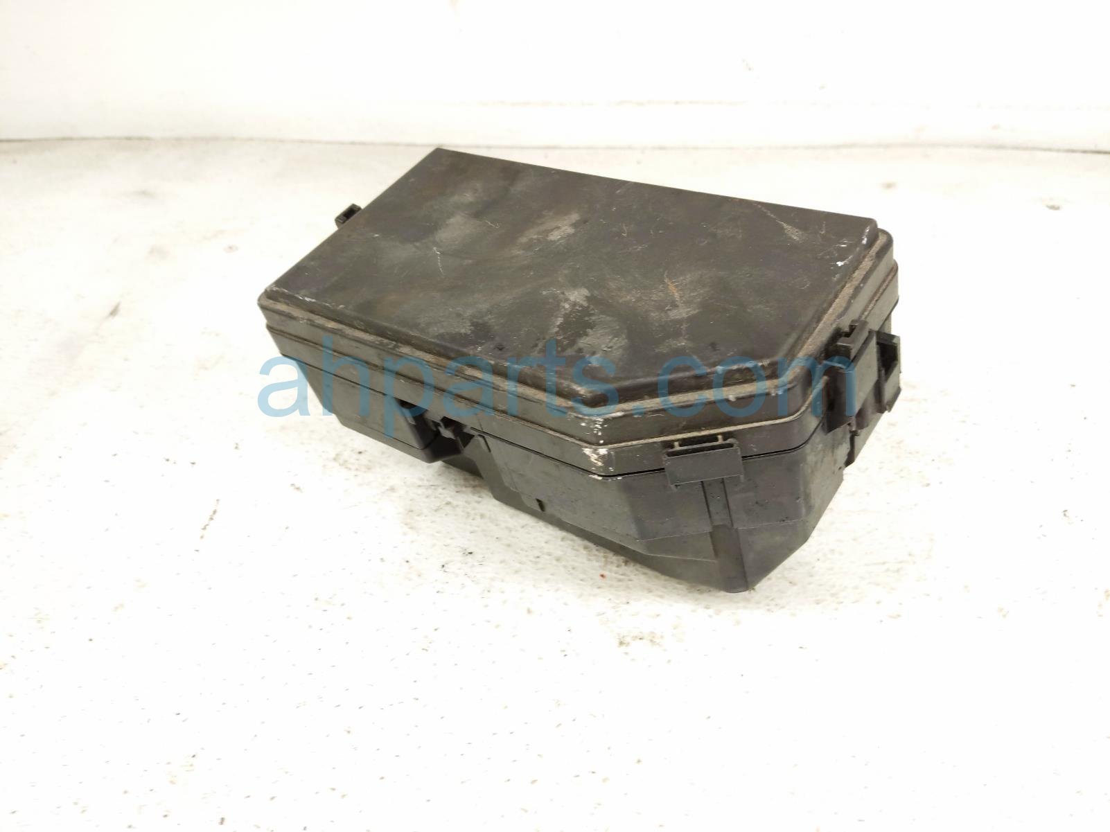 2015 Acura TLX Engine Room Fuse Relay Box 3.5l 32200 TZ3 A23 Replacement 2015 Acura TLX Engine Room Fuse Relay Box 3.5l 32200 TZ3 A23 Replacement thumbnail