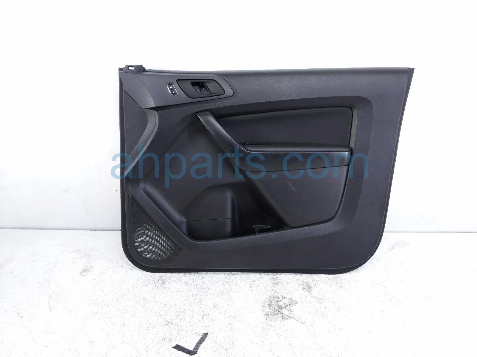Ford FR/RH INTERIOR DOOR PANEL - BLACK