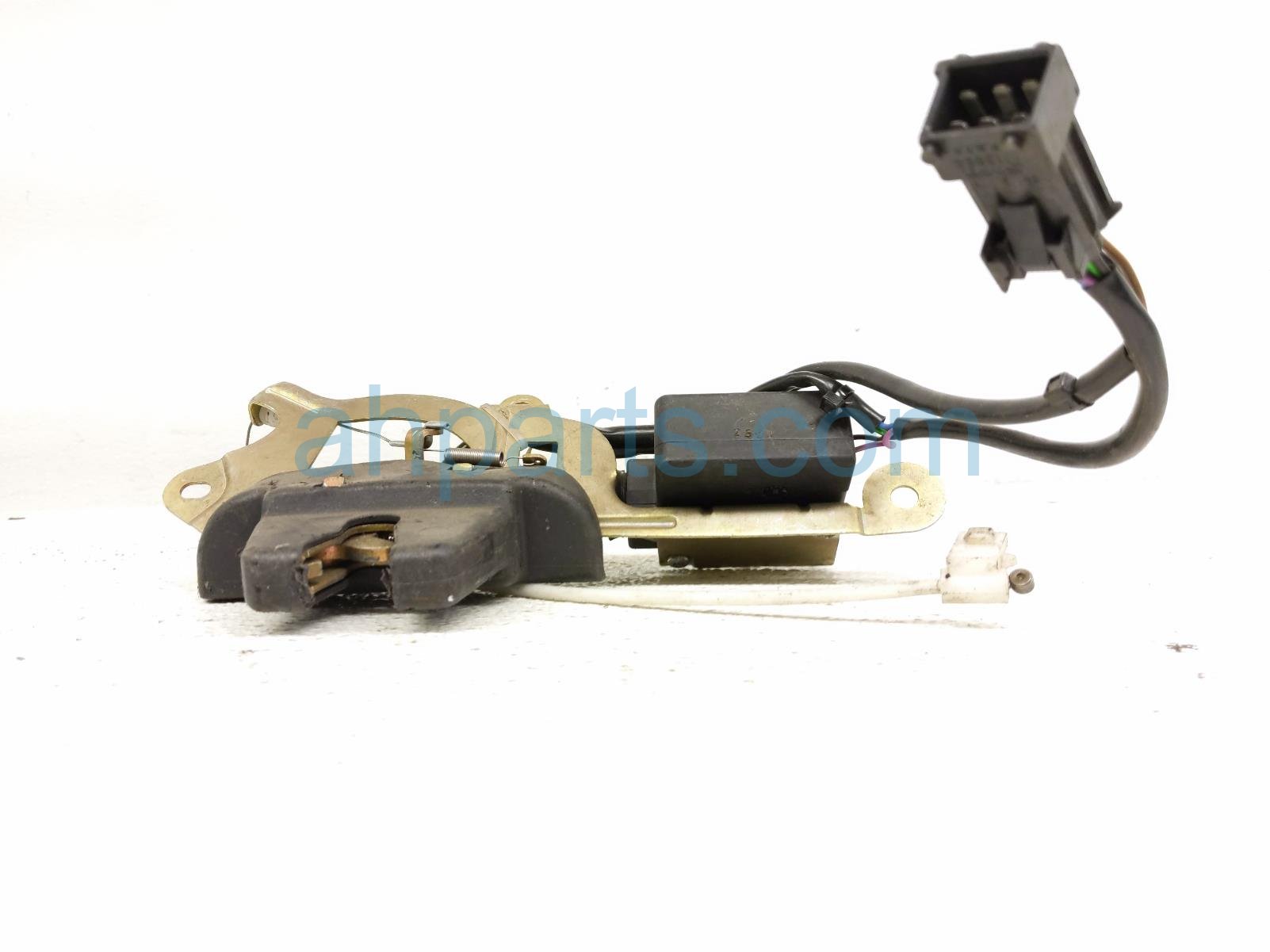 1993 Saab 9000 Trunk Lock Latch Actuator Assy 4304564 Replacement 1993 Saab 9000 Trunk Lock Latch Actuator Assy 4304564 Replacement thumbnail