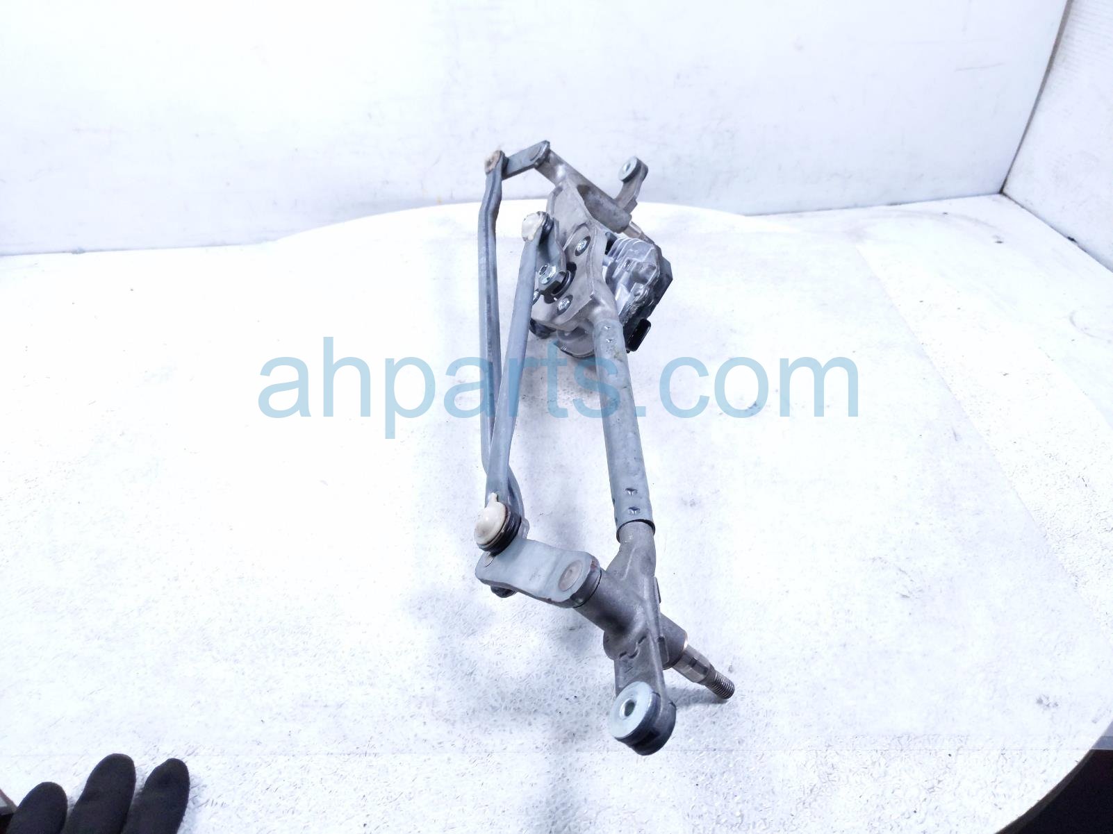 2020 Land Rover Range Rover Sport Front Arms Frt Windshield Wiper Motor & Linkage JPLA 17500 AD Replacement 2020 Land Rover Range Rover Sport Front Arms Frt Windshield Wiper Motor & Linkage JPLA 17500 AD Replacement thumbnail