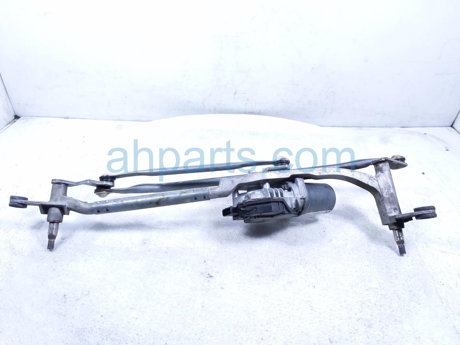 2020 Land Rover Range Rover Sport Front Arms Frt Windshield Wiper Motor & Linkage JPLA 17500 AD Replacement 2020 Land Rover Range Rover Sport Front Arms Frt Windshield Wiper Motor & Linkage JPLA 17500 AD Replacement thumbnail