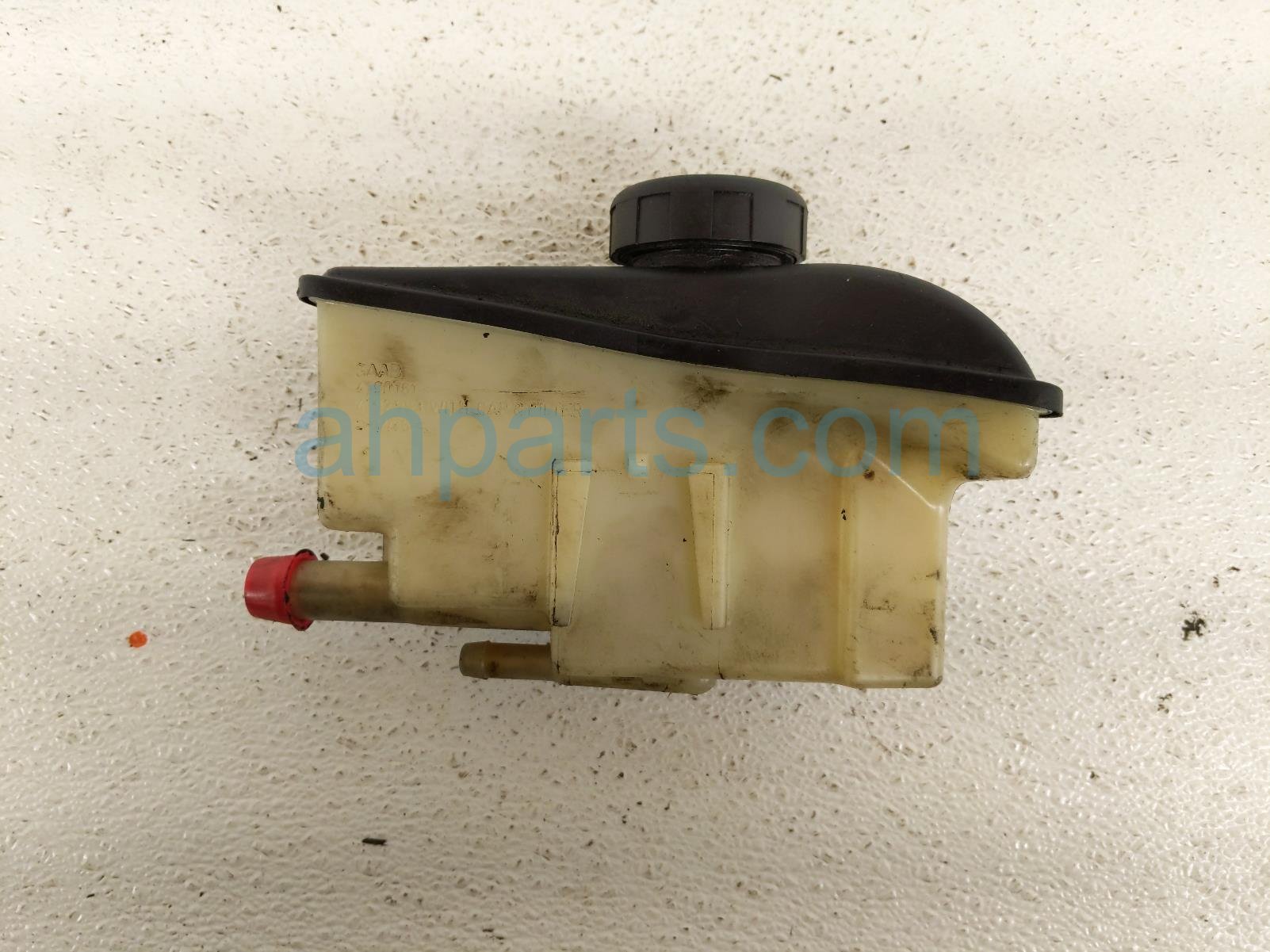 $29 Saab POWER STEERING RESERVOIR TANK