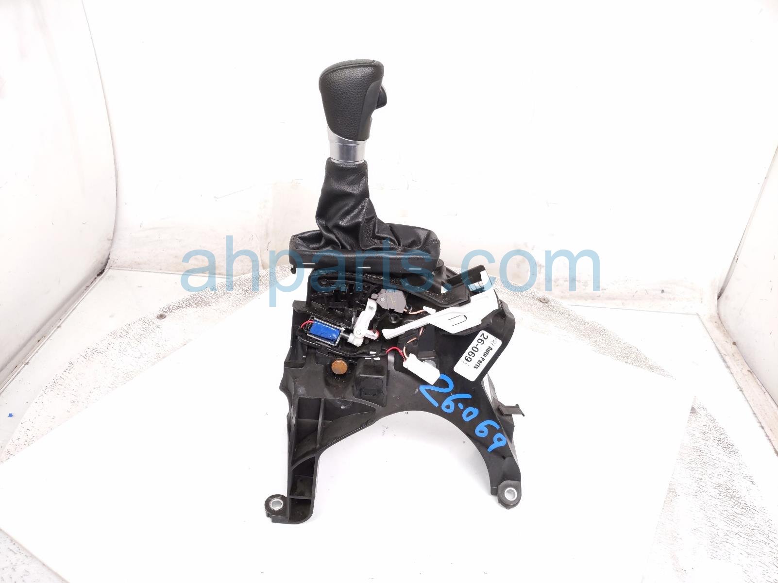 Honda A/T FLOOR SHIFTER W/KNOB - 1.5T