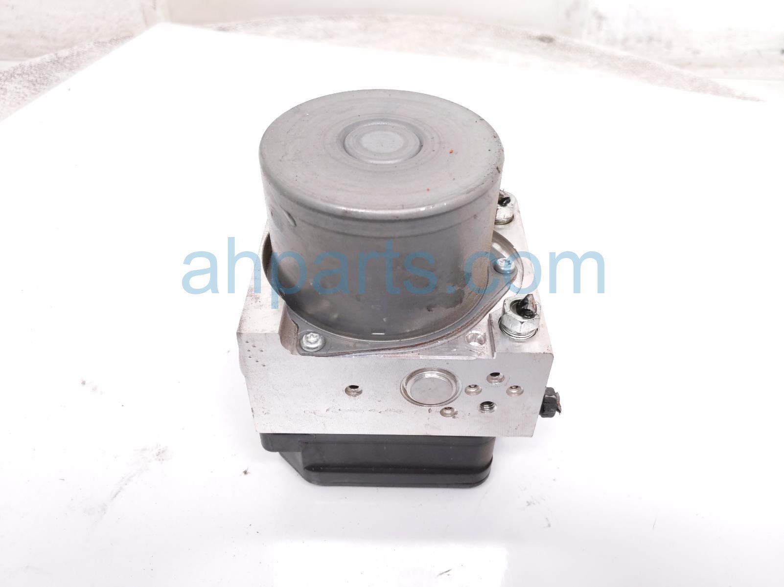 Toyota ABS/VSA PUMP MODULATOR - FWD