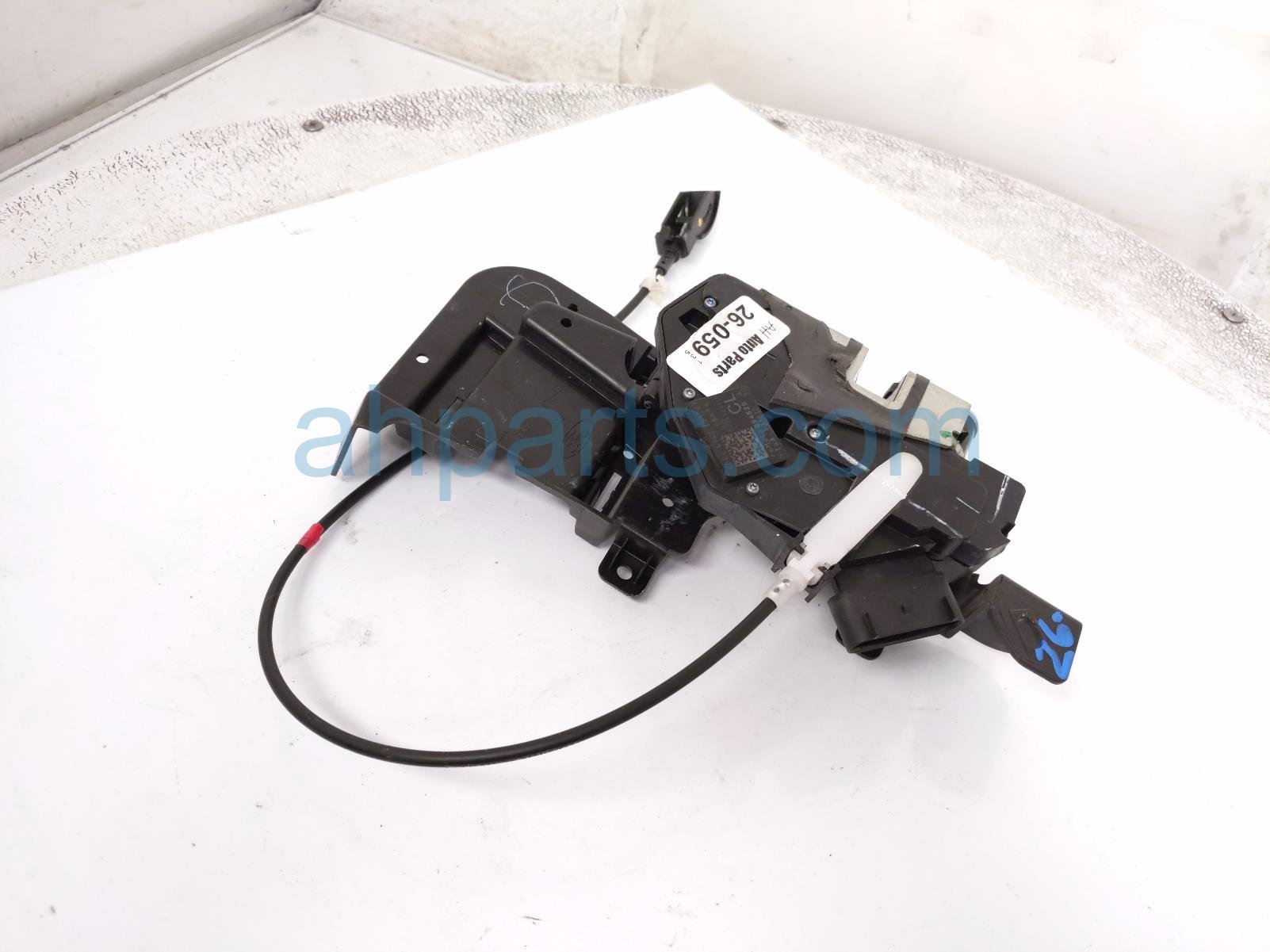 Ford FR/RH DOOR LOCK ACTUATOR & LATCH