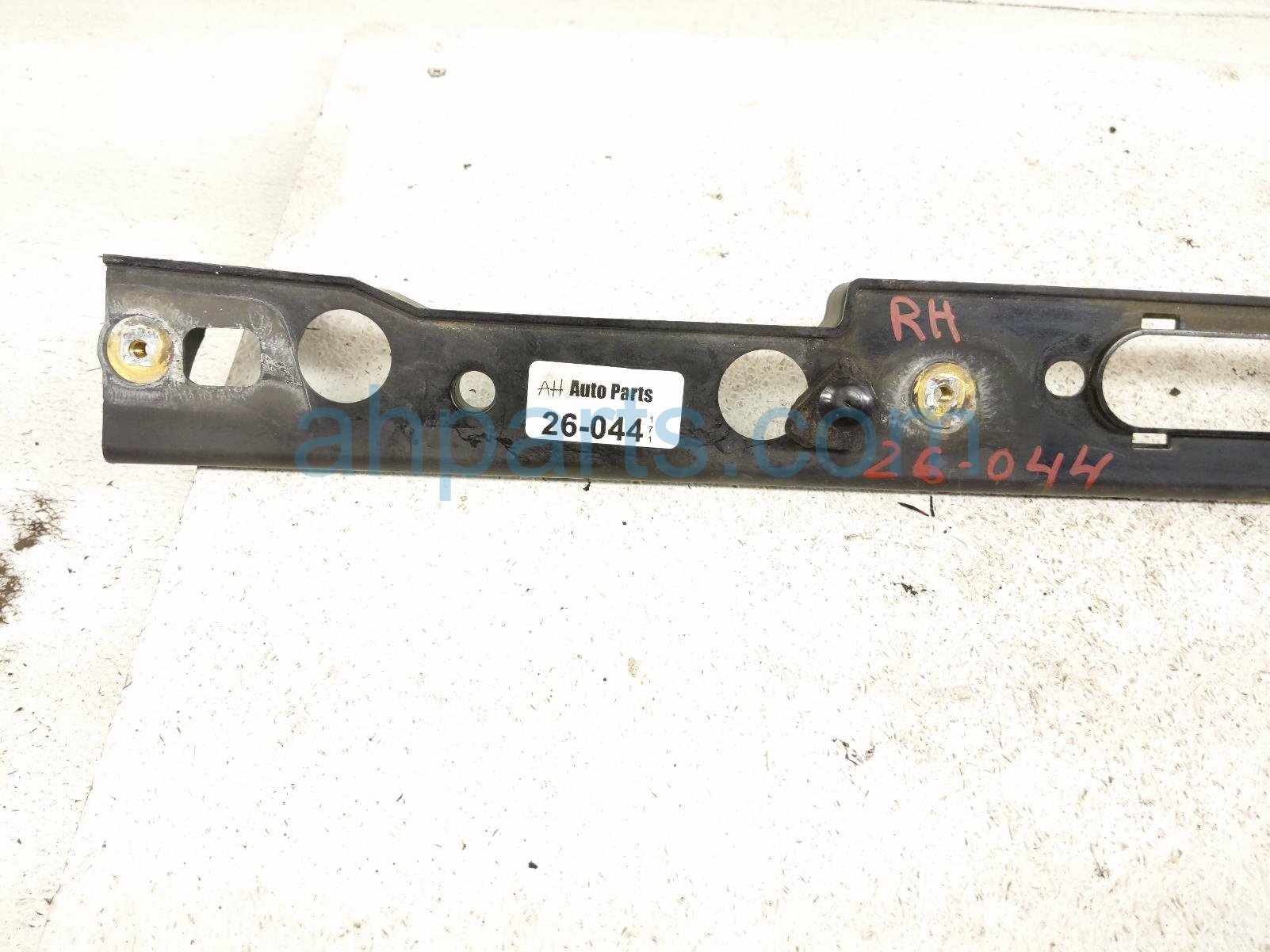 2020 Land Rover Range Rover Sport Front Passenger Bumper Mount Support Brkt LR116260 Replacement 2020 Land Rover Range Rover Sport Front Passenger Bumper Mount Support Brkt LR116260 Replacement thumbnail