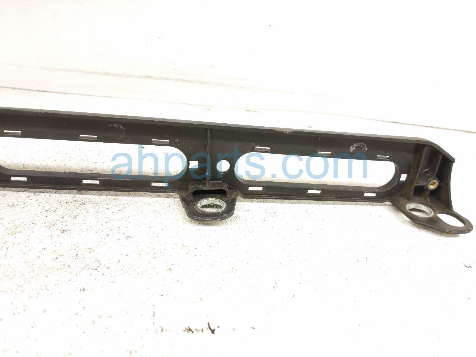 2020 Land Rover Range Rover Sport Front Passenger Bumper Mount Support Brkt LR116260 Replacement 2020 Land Rover Range Rover Sport Front Passenger Bumper Mount Support Brkt LR116260 Replacement thumbnail
